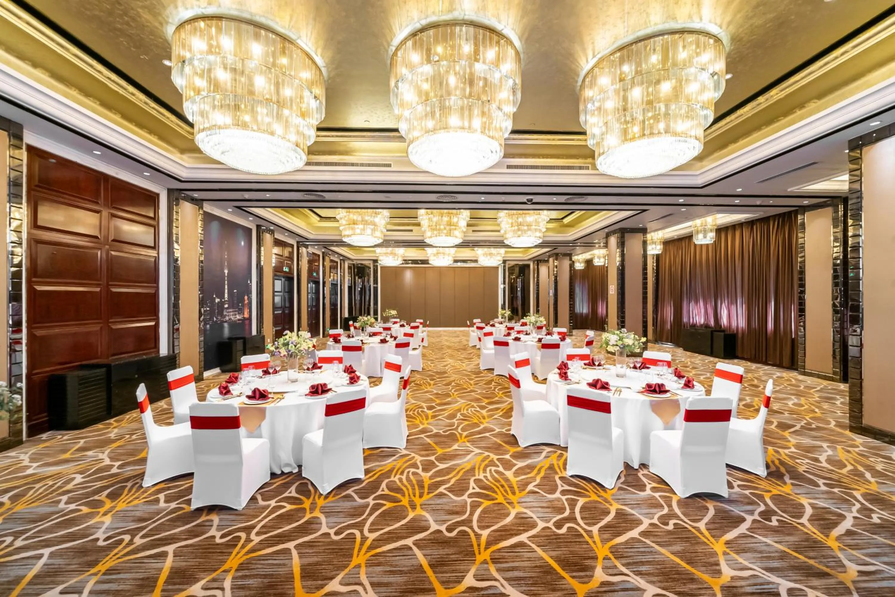 Banquet/Function facilities in GuangDong Hotel Shanghai - Free Self-service Laundry