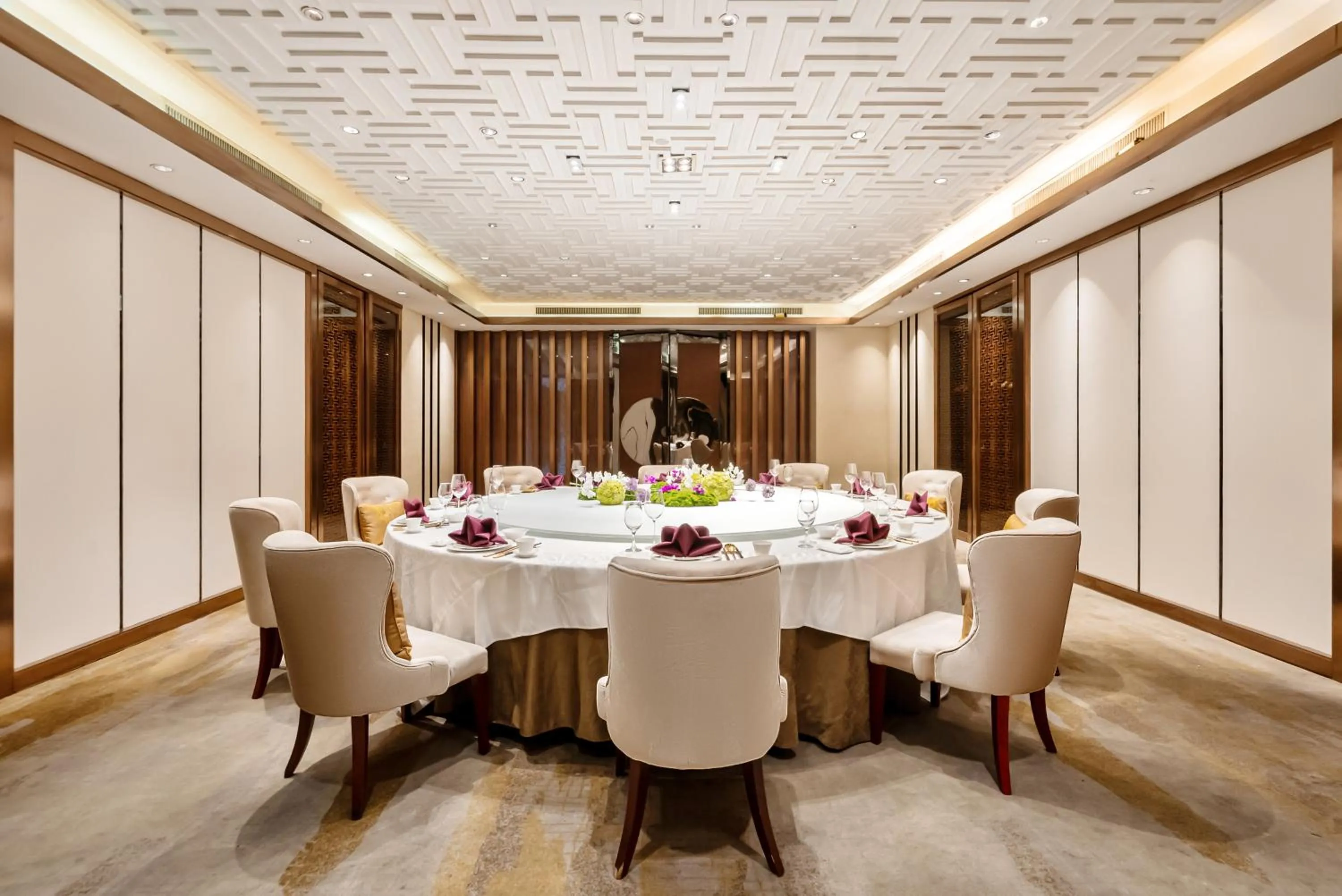 Restaurant/places to eat in GuangDong Hotel Shanghai - Free Self-service Laundry