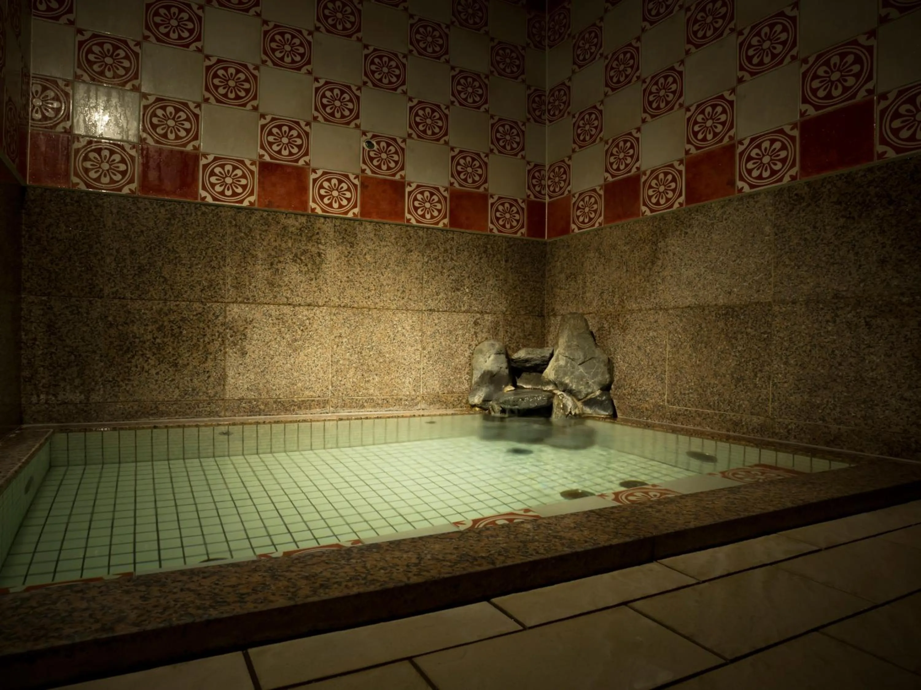 Hot Spring Bath in Kinosaki Onsen Hanakouji Saigetsu