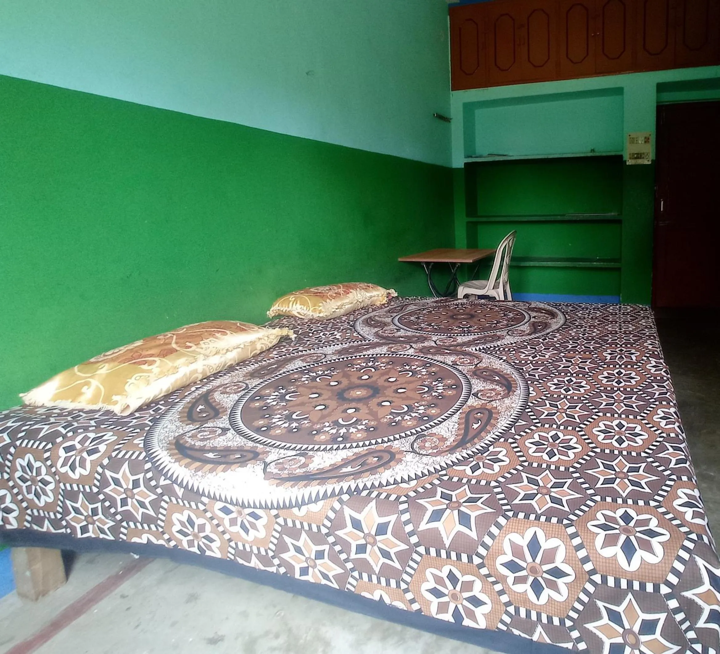 Double Room with Shared Toilet in Ansari House