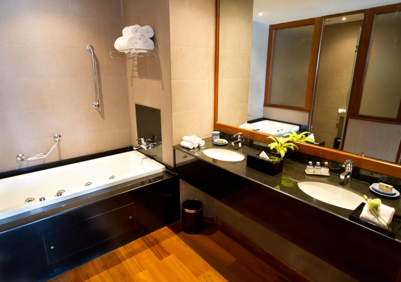 Bathroom in The Blue Water - Geoffrey Bawa Heritage Resort Hotel