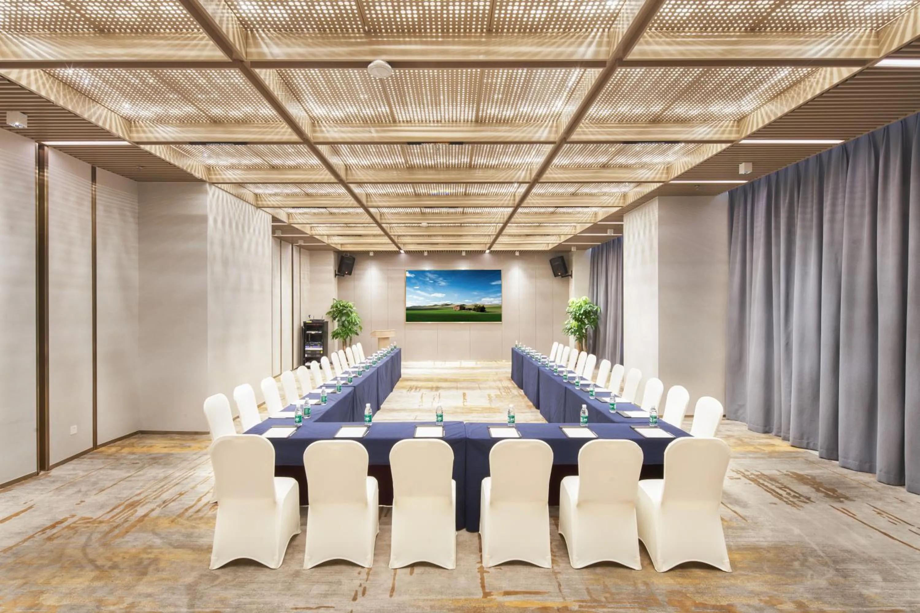 Meeting/conference room in Shenzhen Grand Skylight Garden Hotel