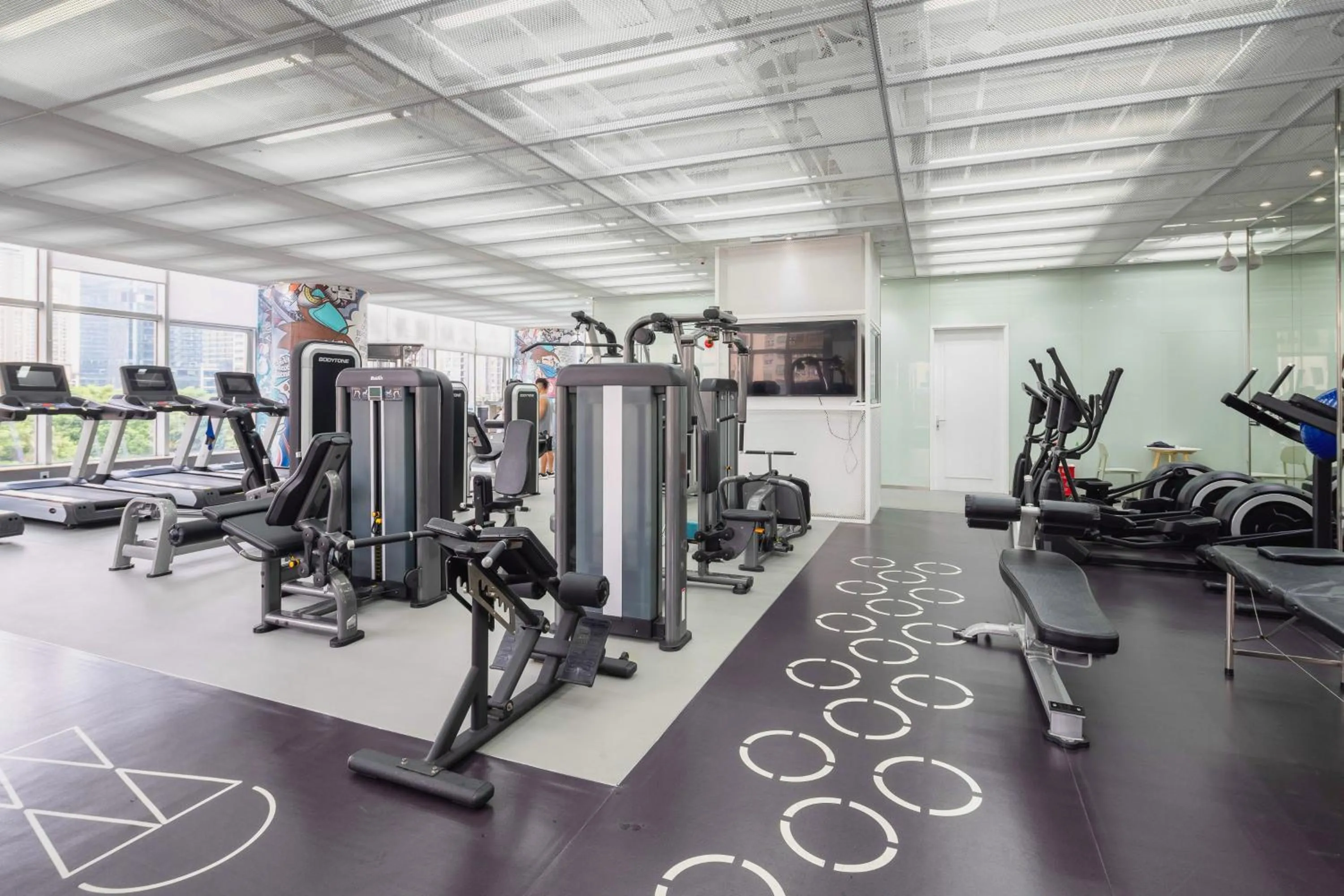 Fitness centre/facilities in Shenzhen Grand Skylight Garden Hotel