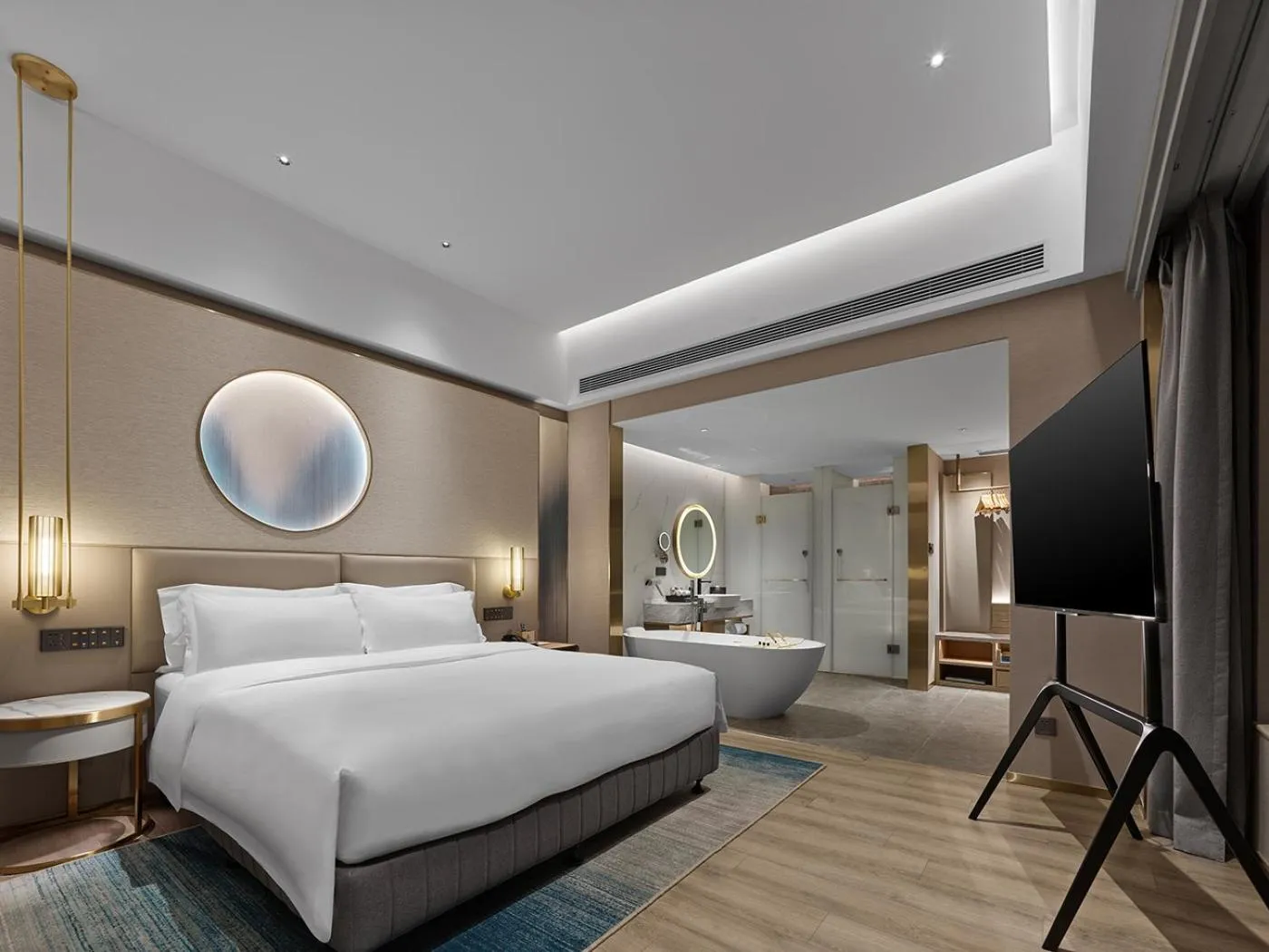 Bedroom, Bed in Shenzhen Grand Skylight Garden Hotel