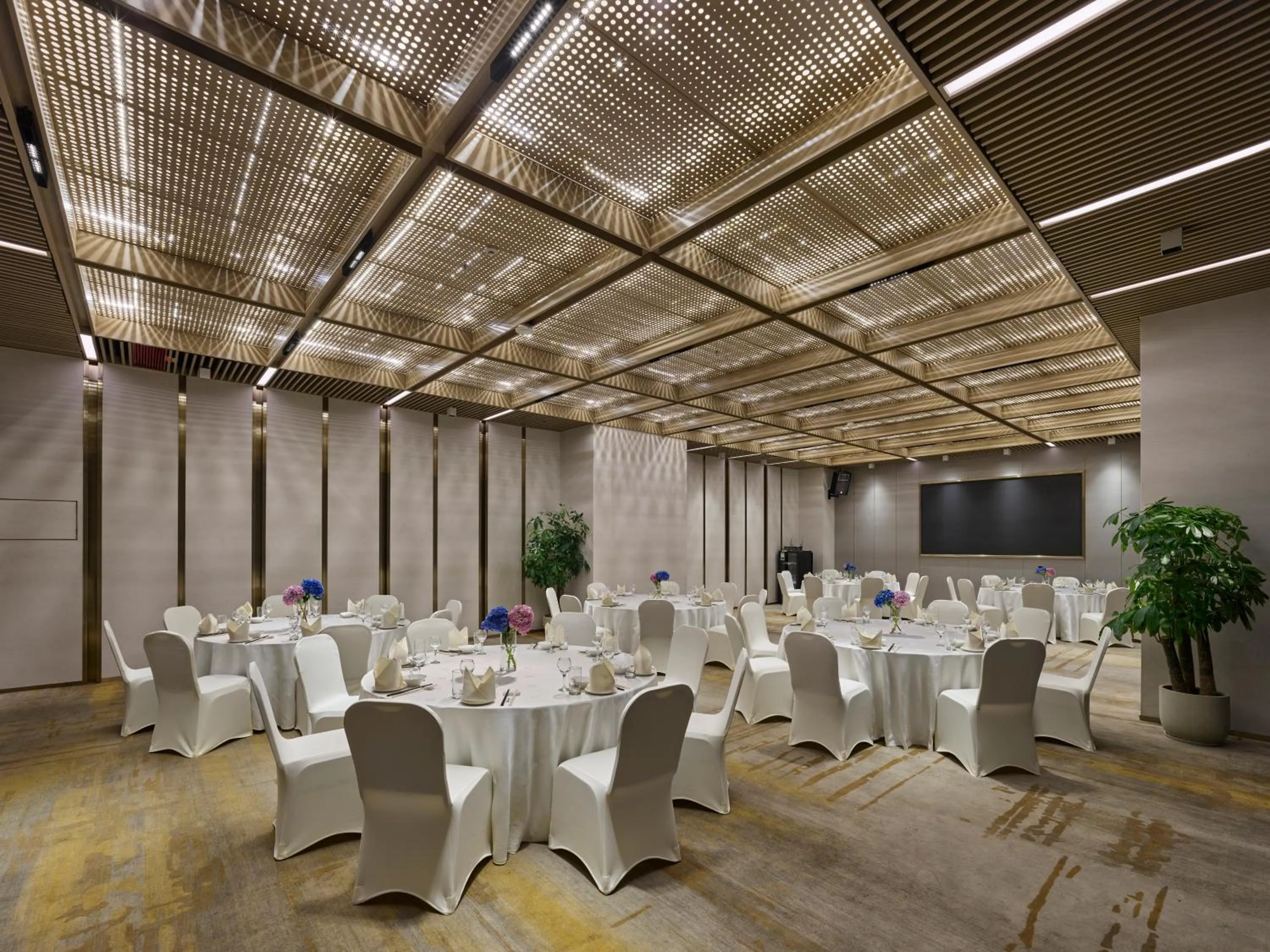 Meeting/conference room in Shenzhen Grand Skylight Garden Hotel