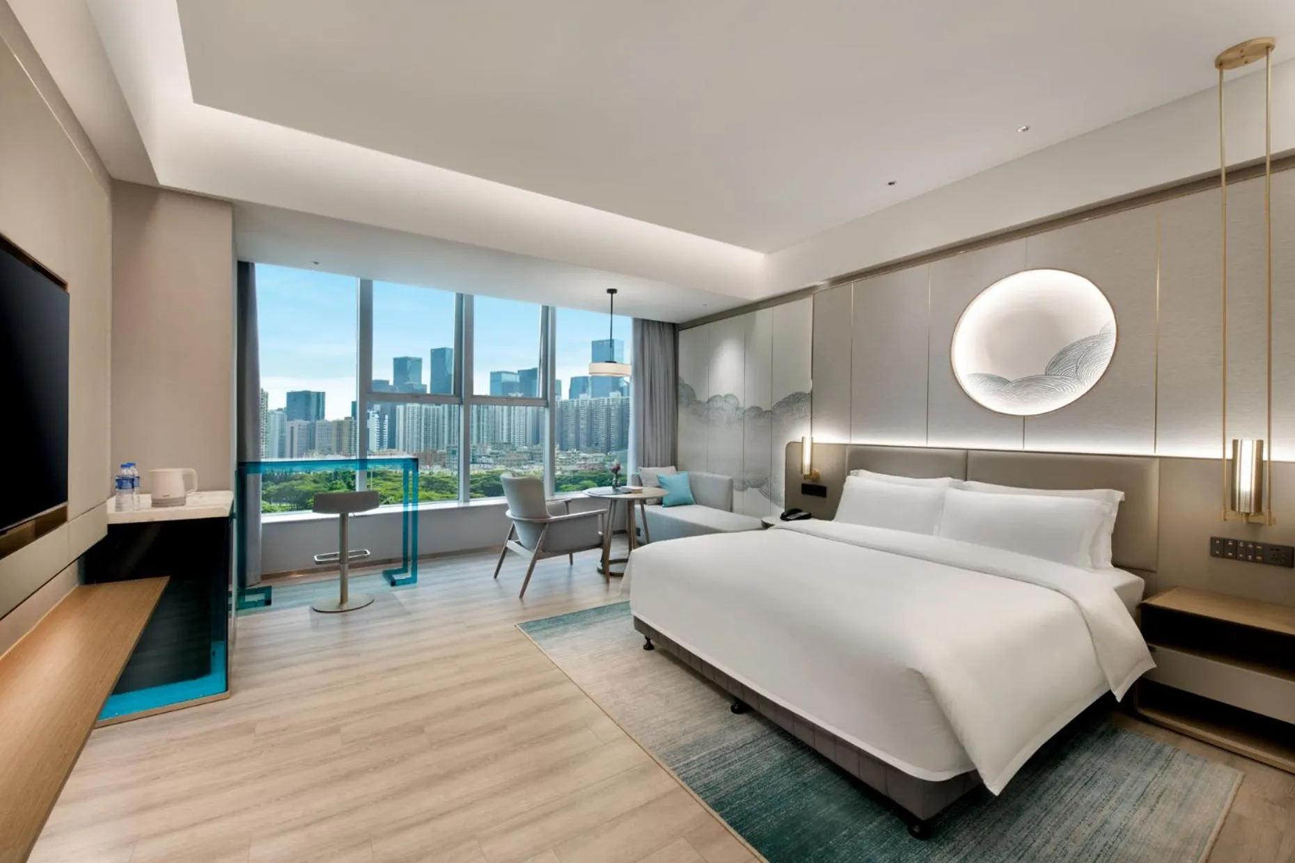 Bed in Shenzhen Grand Skylight Garden Hotel