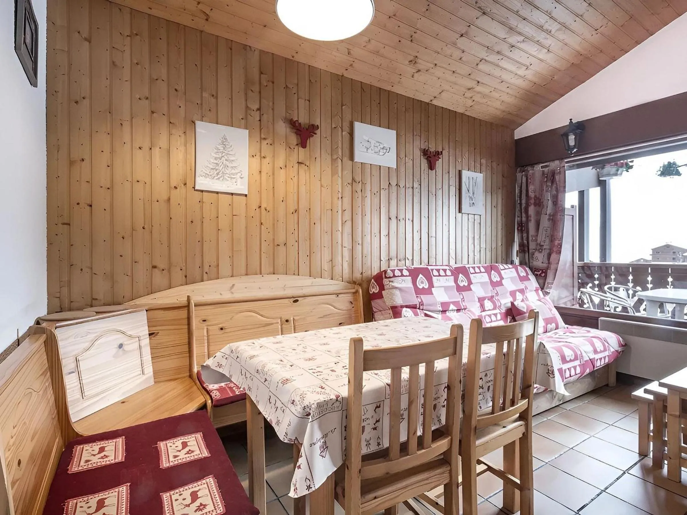Charmant 2 pièces avec cheminée, près des pistes, garage inclus - FR-1-304-85