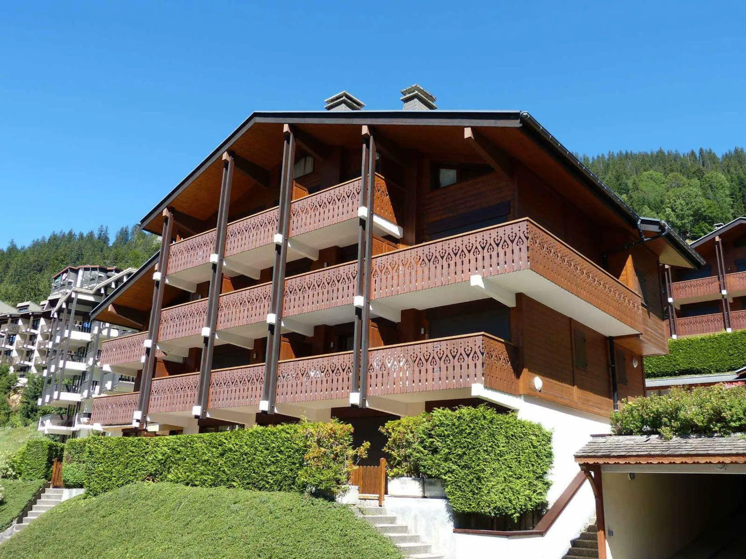 Charmant 2 pièces avec cheminée, près des pistes, garage inclus - FR-1-304-85