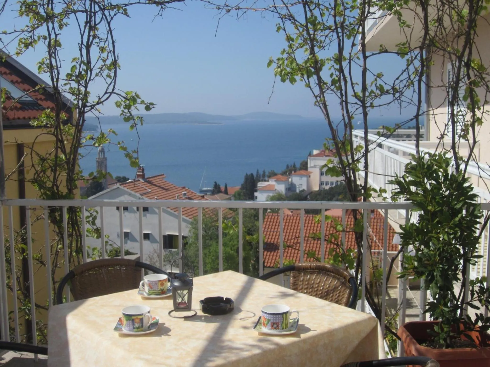 Day in Apartments Kresic