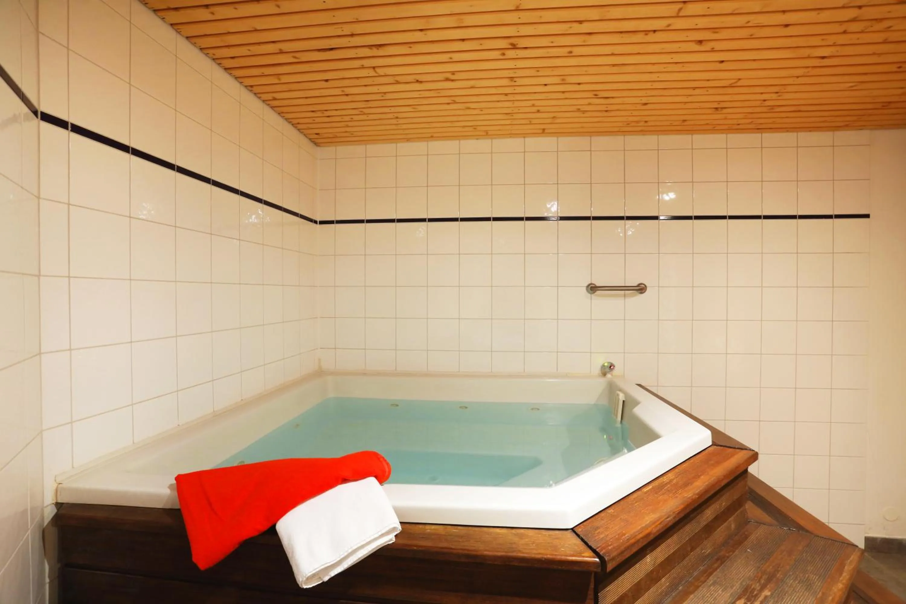 Hot Tub in Résidence Néméa Le Nevez