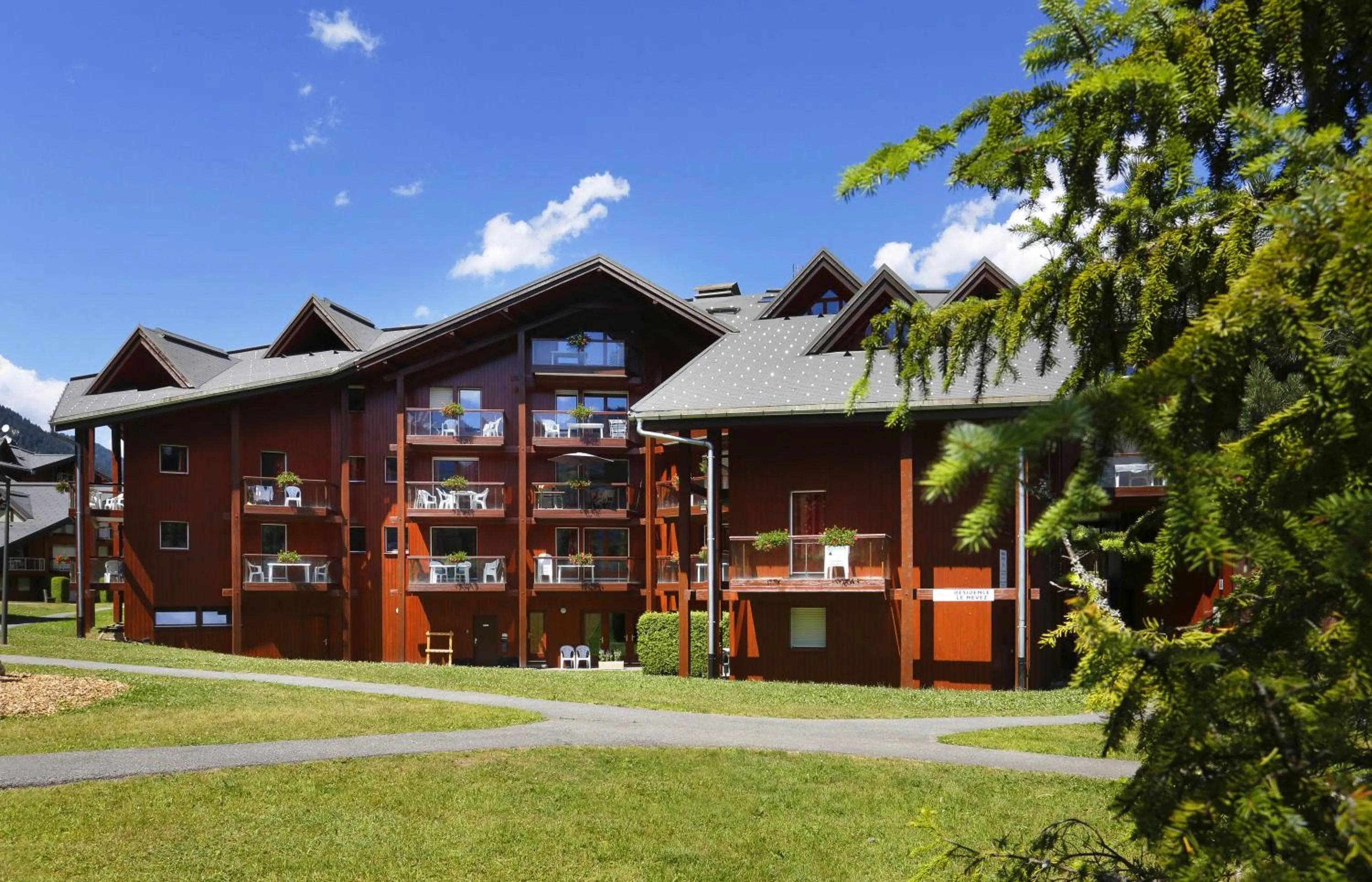 Facade/entrance in Résidence Néméa Le Nevez