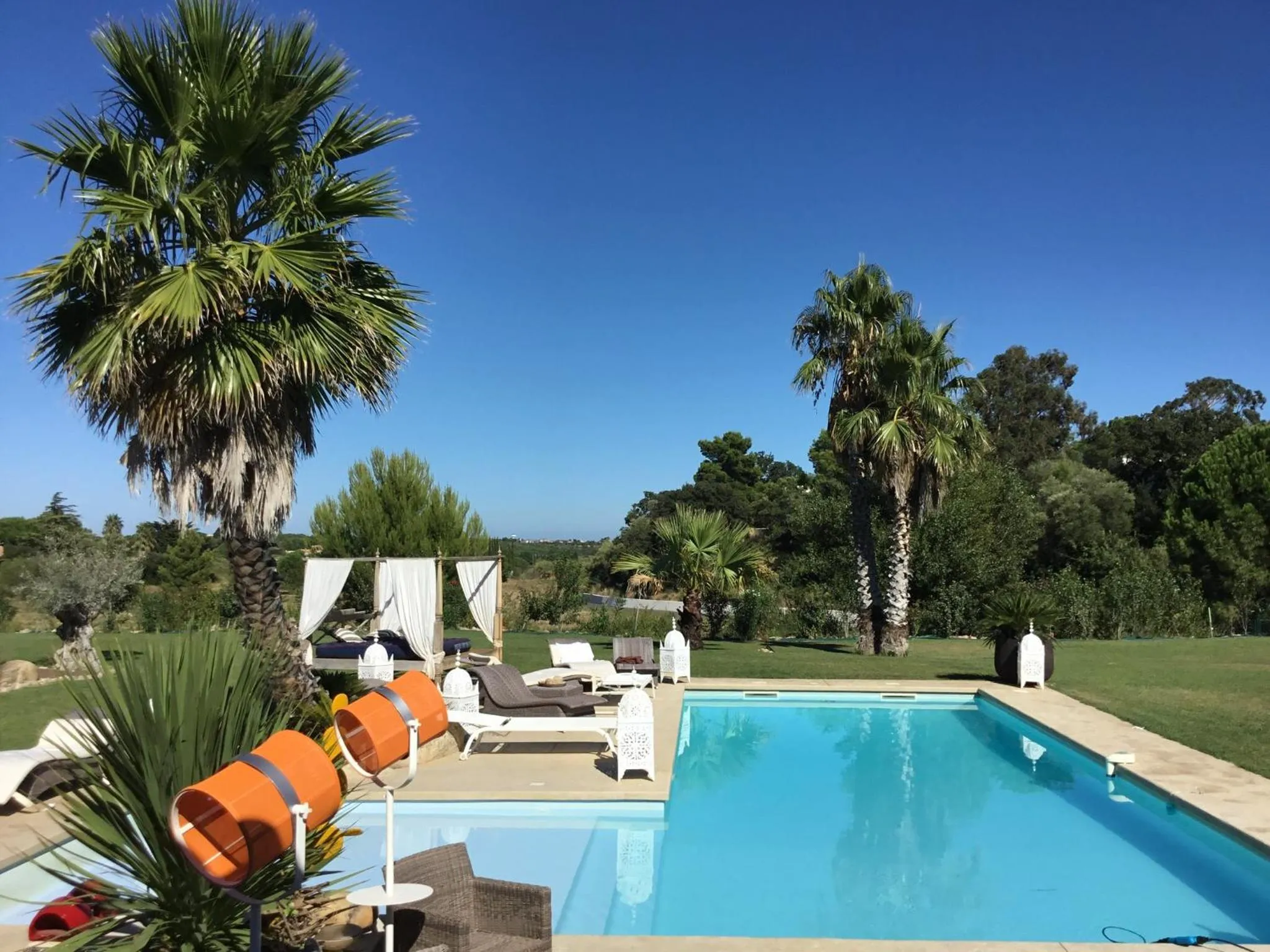 Swimming pool in Escapades Lointaines