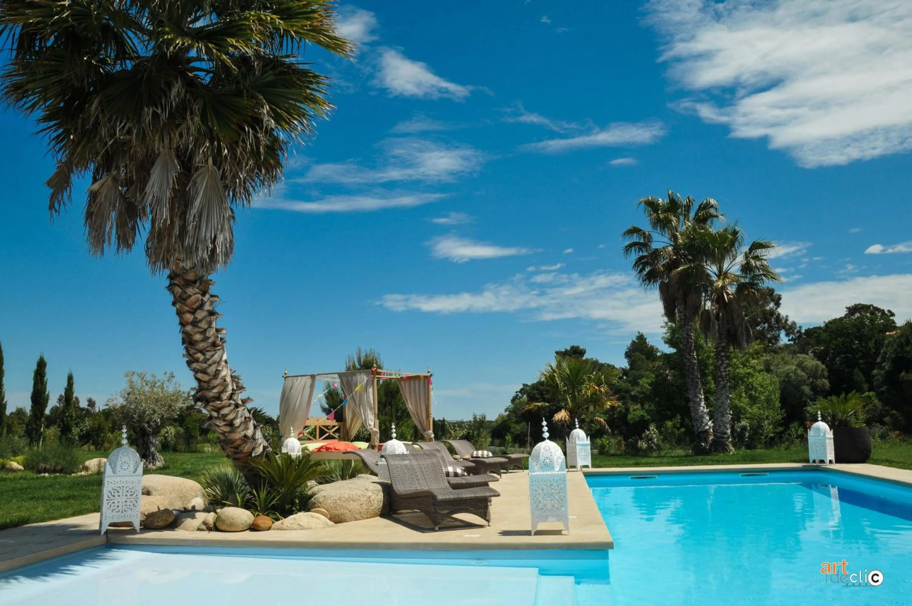 Pool view in Escapades Lointaines