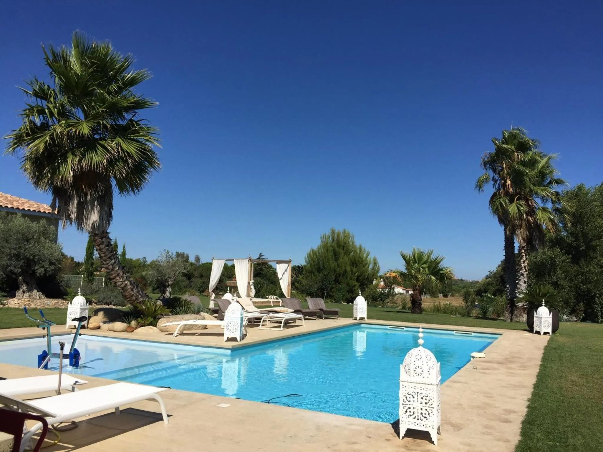 Swimming pool in Escapades Lointaines