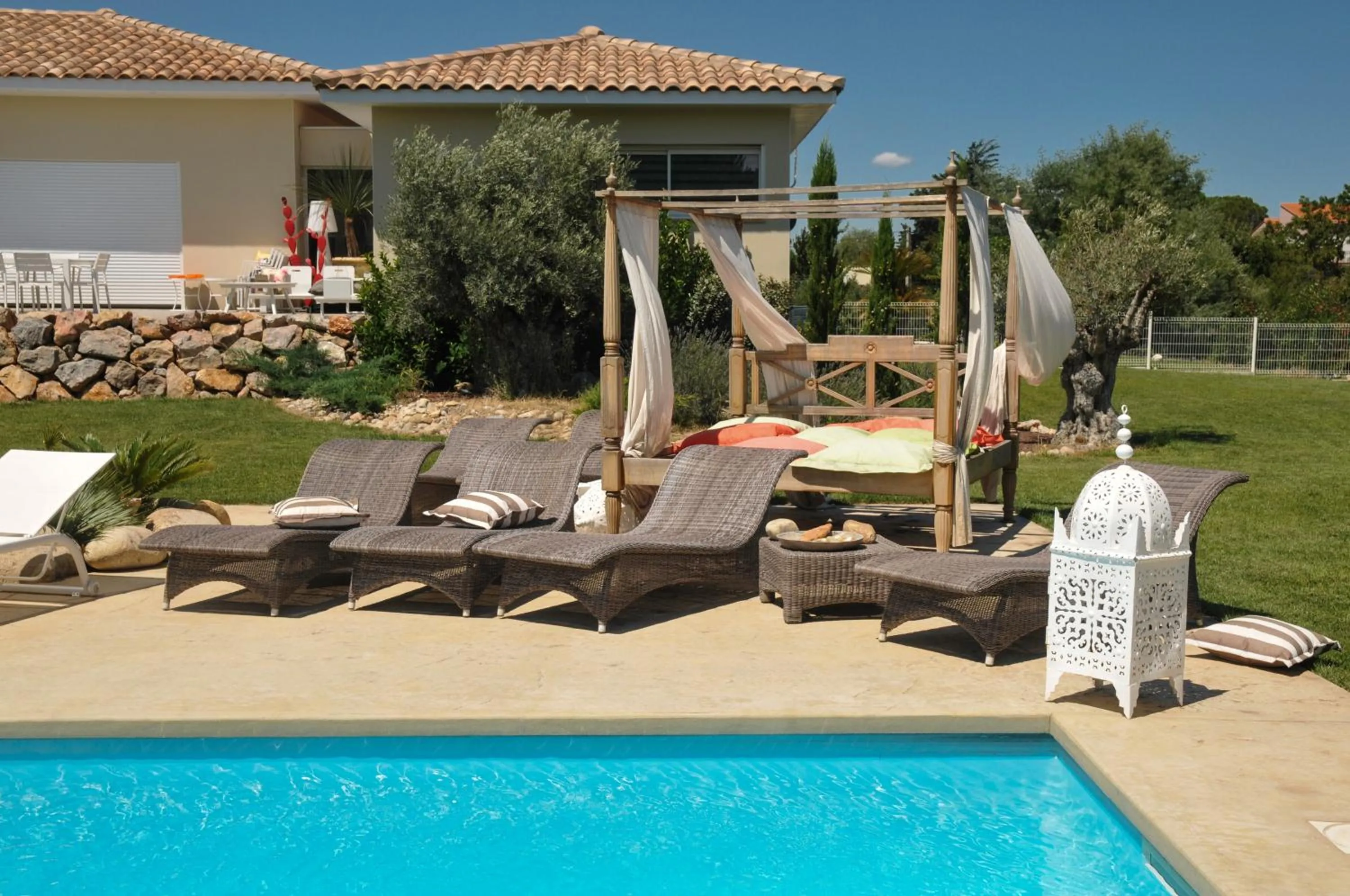 Property building in Escapades Lointaines