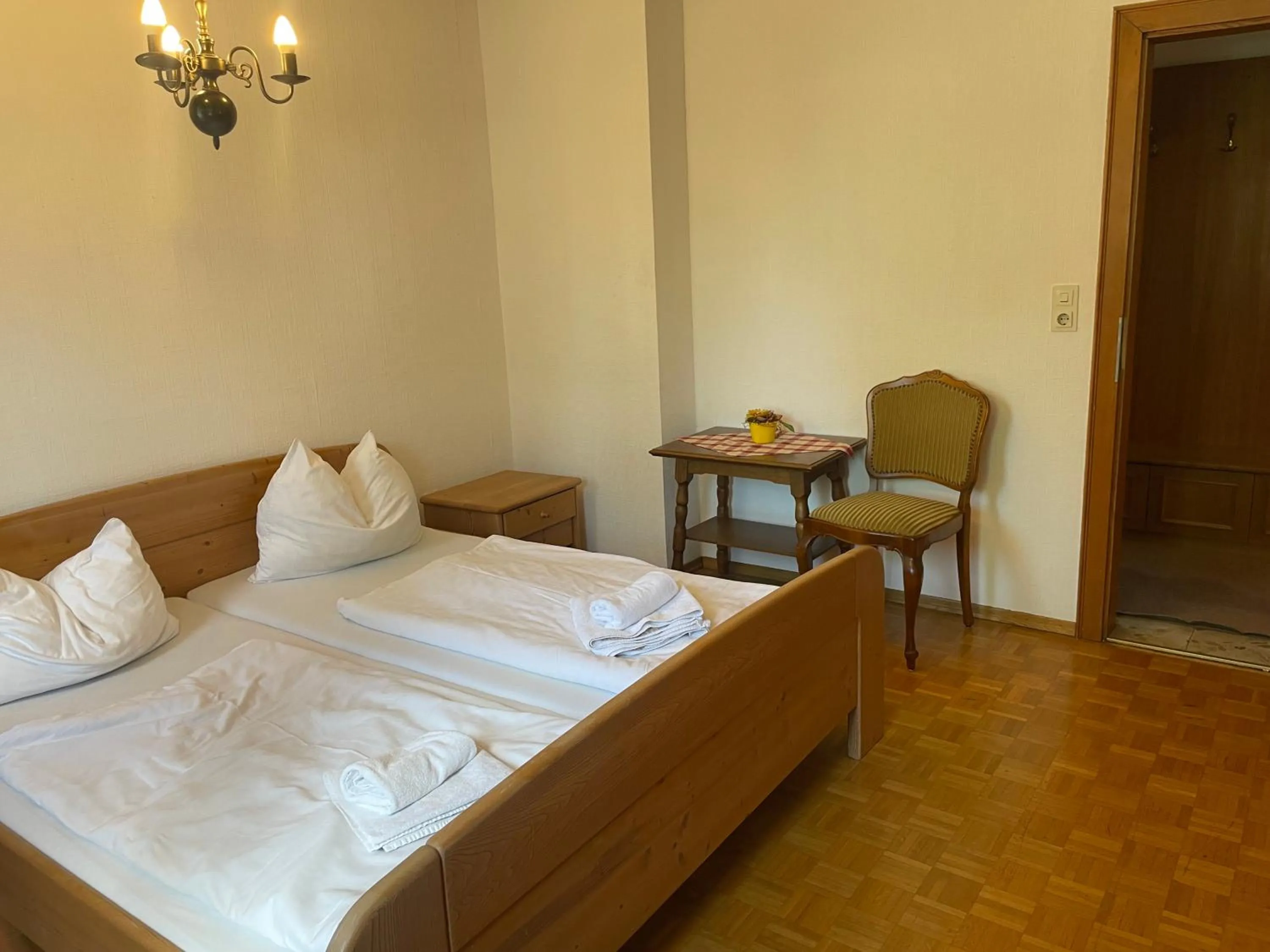 Bed in Hotel-Restaurant Moser Pöchlarn