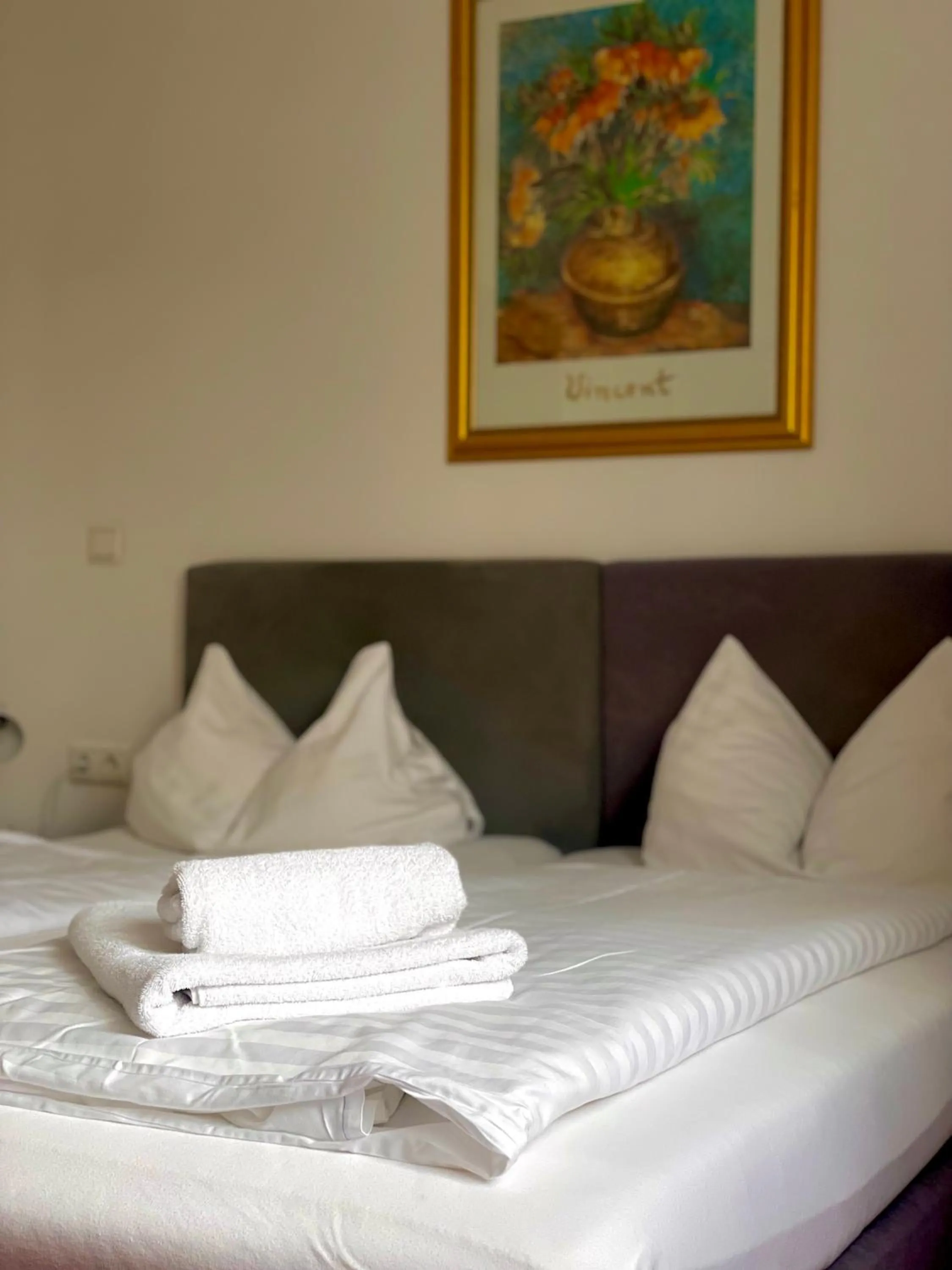 Bed in Hotel-Restaurant Moser Pöchlarn