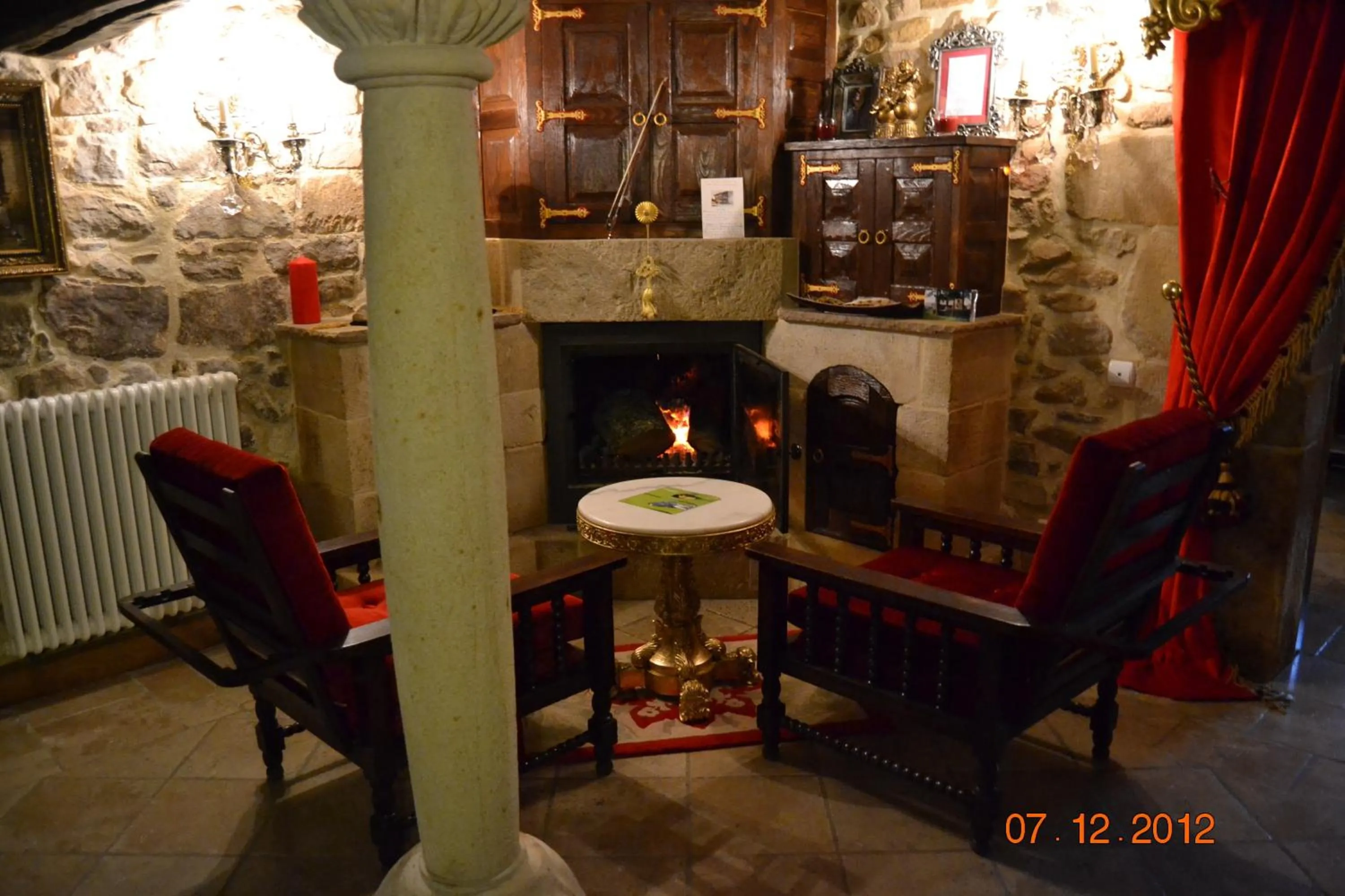 Communal lounge/ TV room in Palacio de Trasvilla