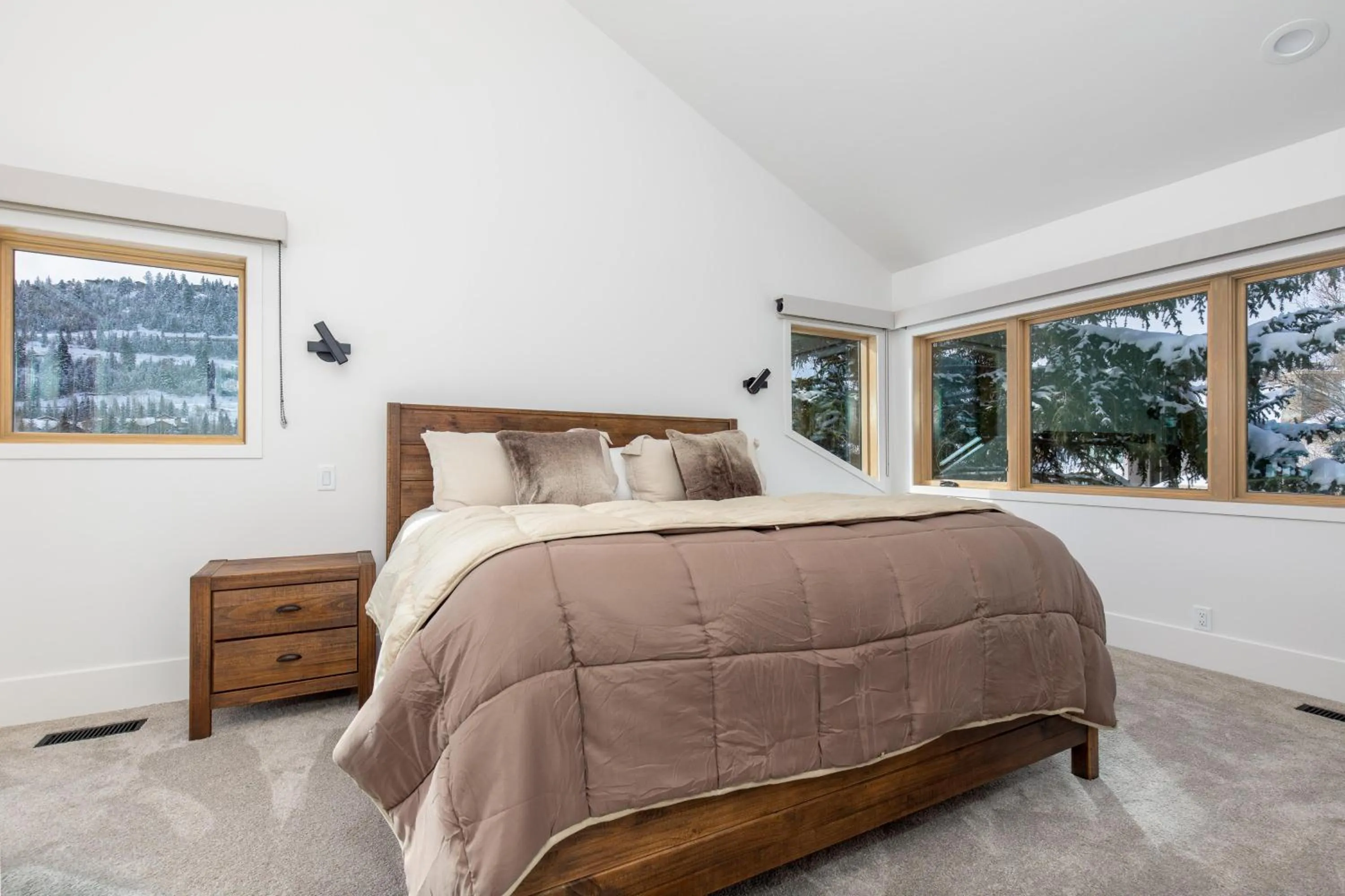 Bed in Fawngrove #1616