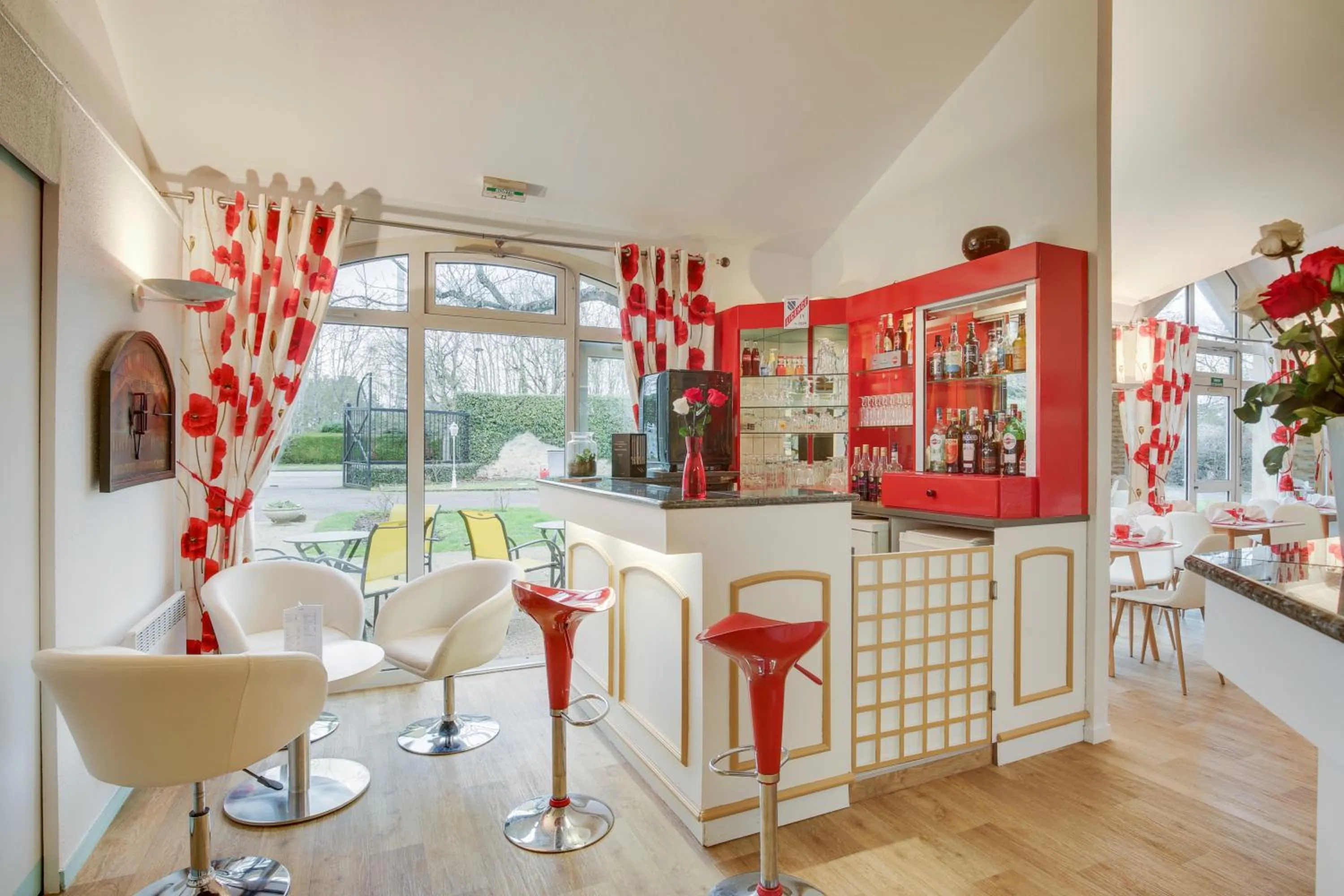 Lounge or bar in Le Relais de Voisins