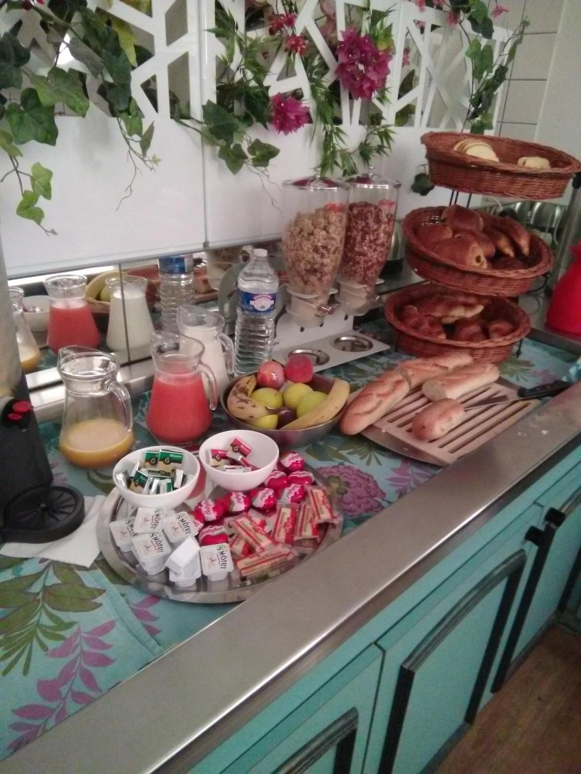 Continental breakfast in Le Relais de Voisins