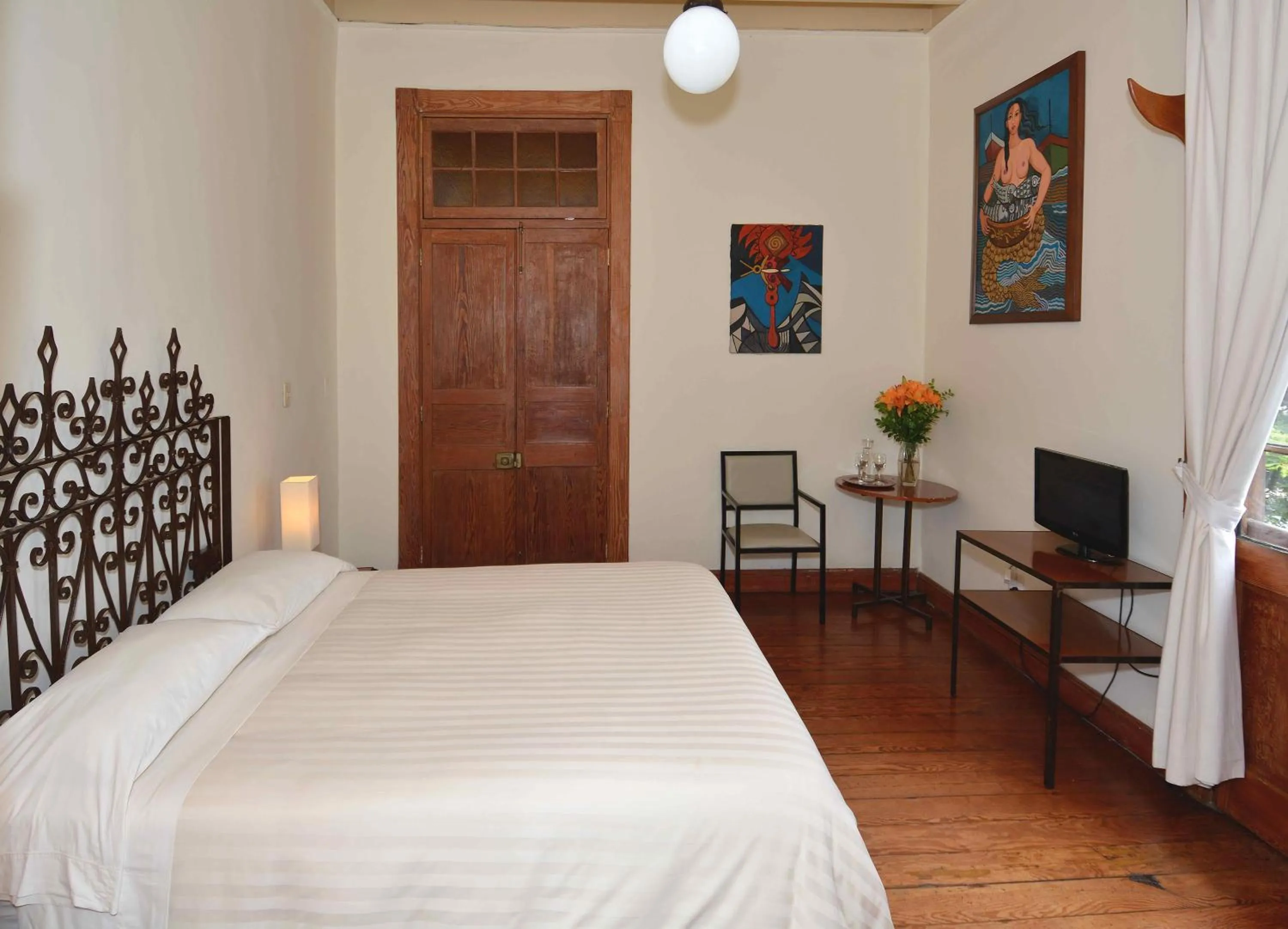 Photo of the whole room, Bed in Second Home Peru