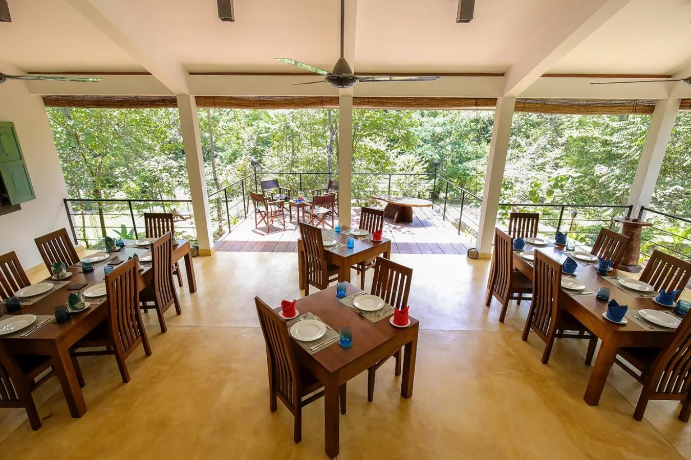 Restaurant/places to eat in Flamboyant Villas