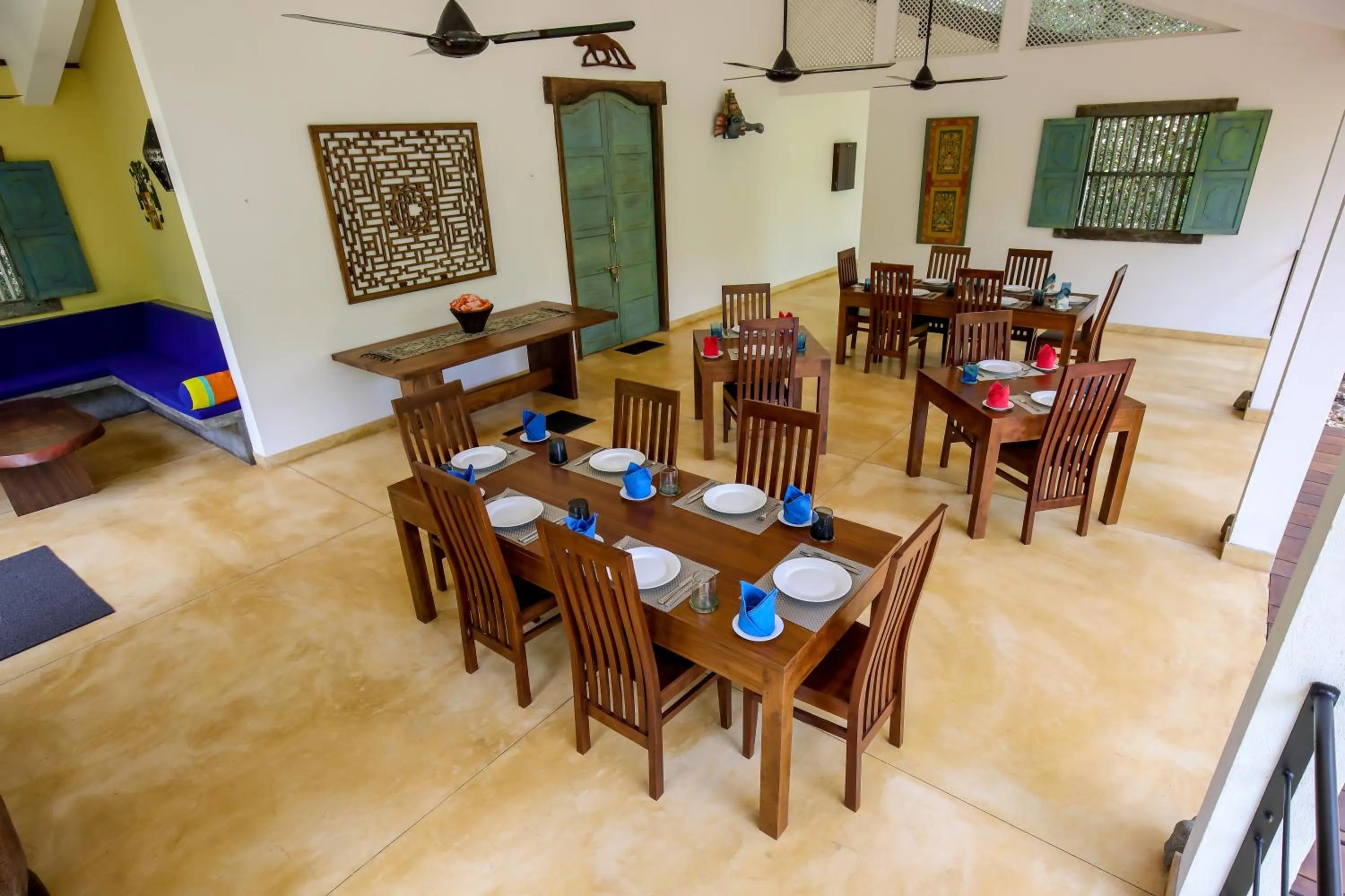 Restaurant/places to eat in Flamboyant Villas