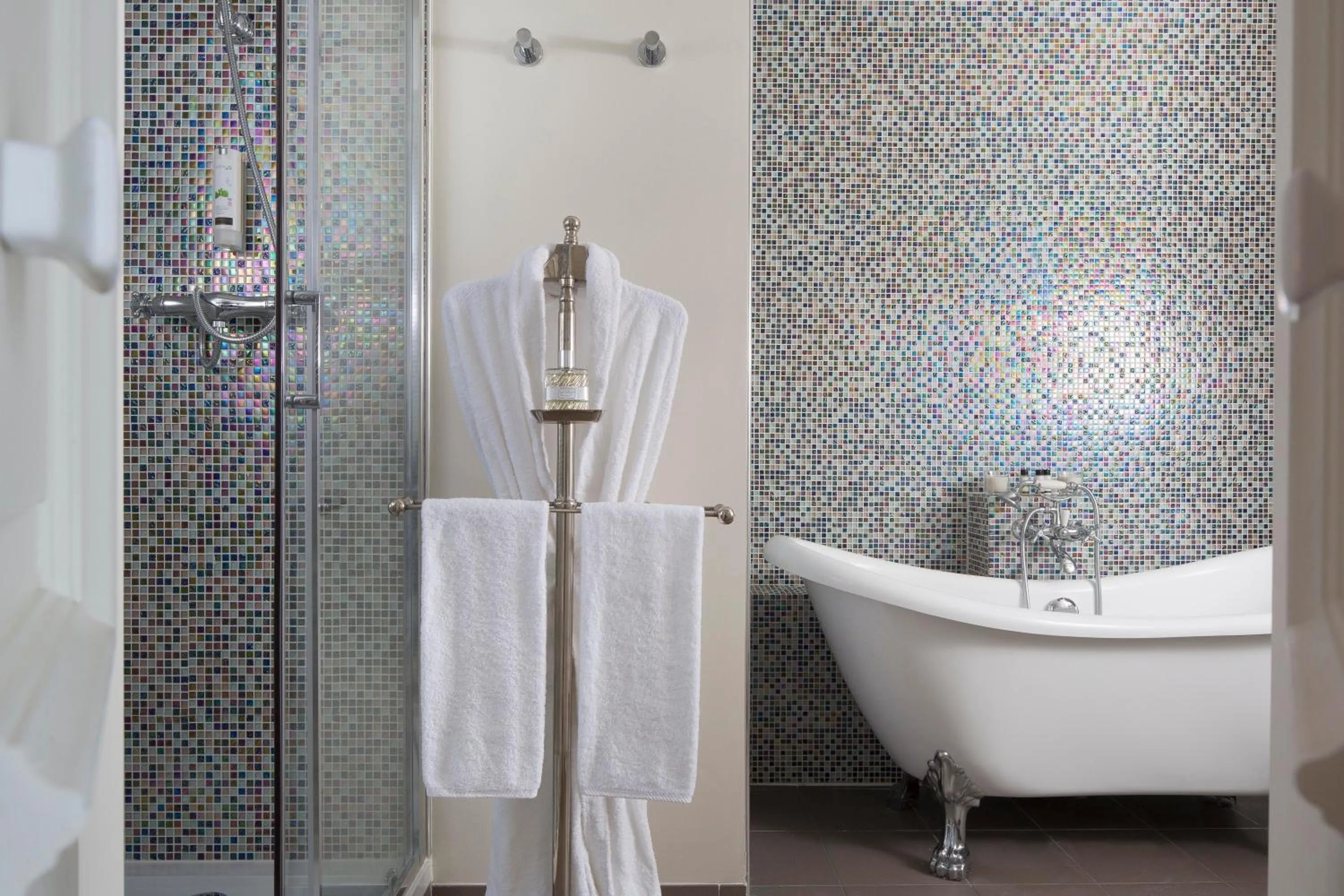 Bathroom in Hôtel Céleste Batignolles Montmartre