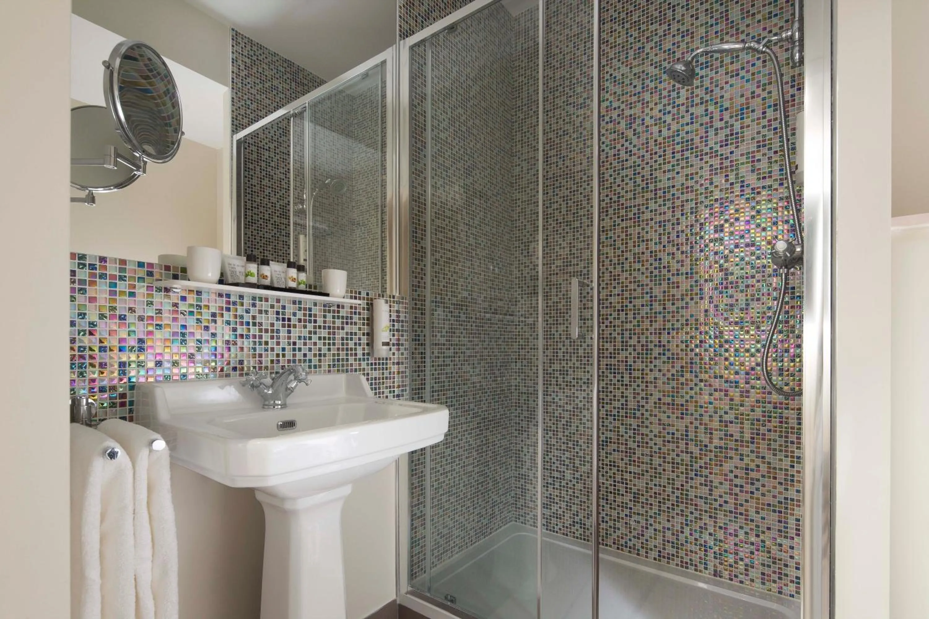 Bathroom in Hôtel Céleste Batignolles Montmartre