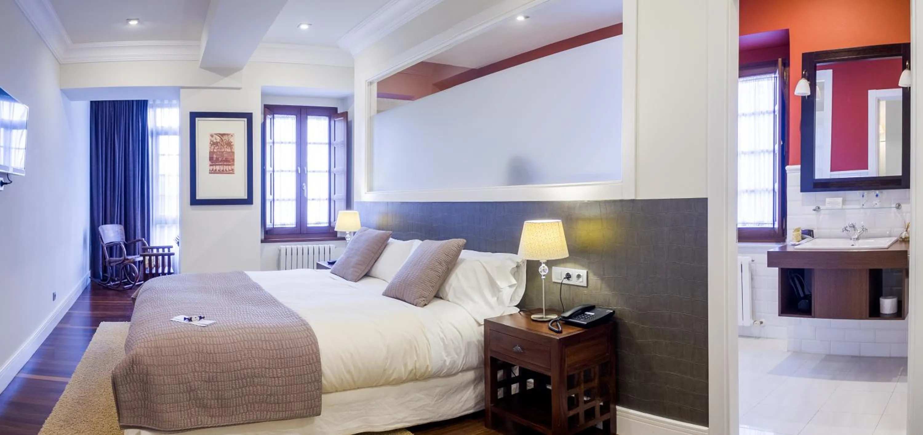 Photo of the whole room in Casa de Castro