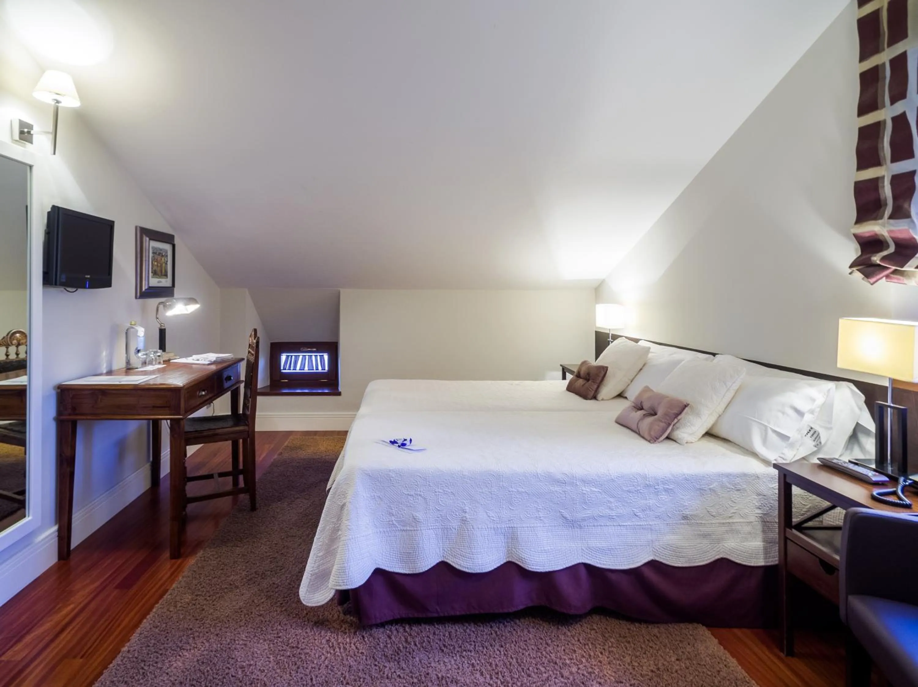 Photo of the whole room in Casa de Castro