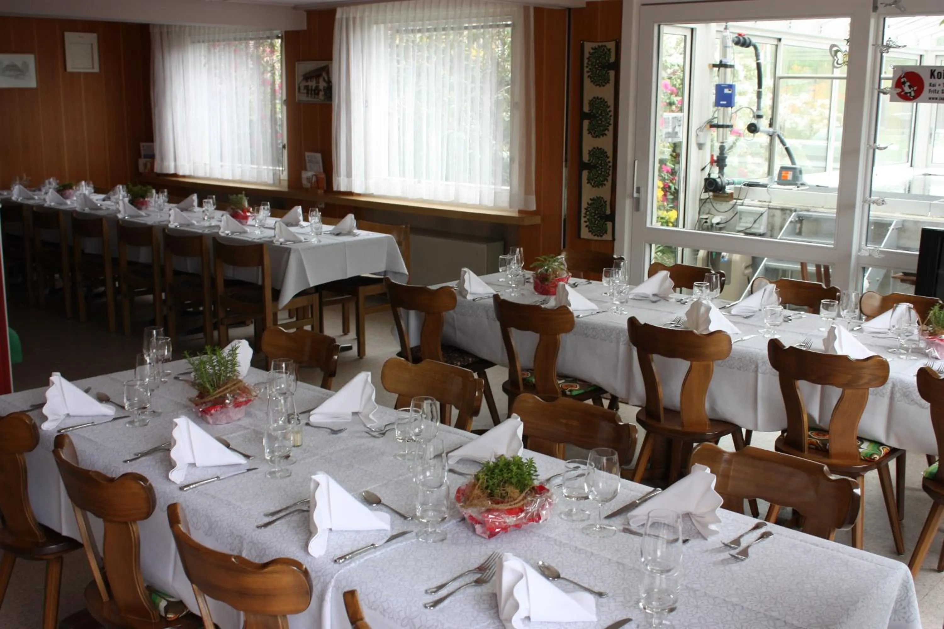 Restaurant/places to eat in Hotel Koi-Gartenteich