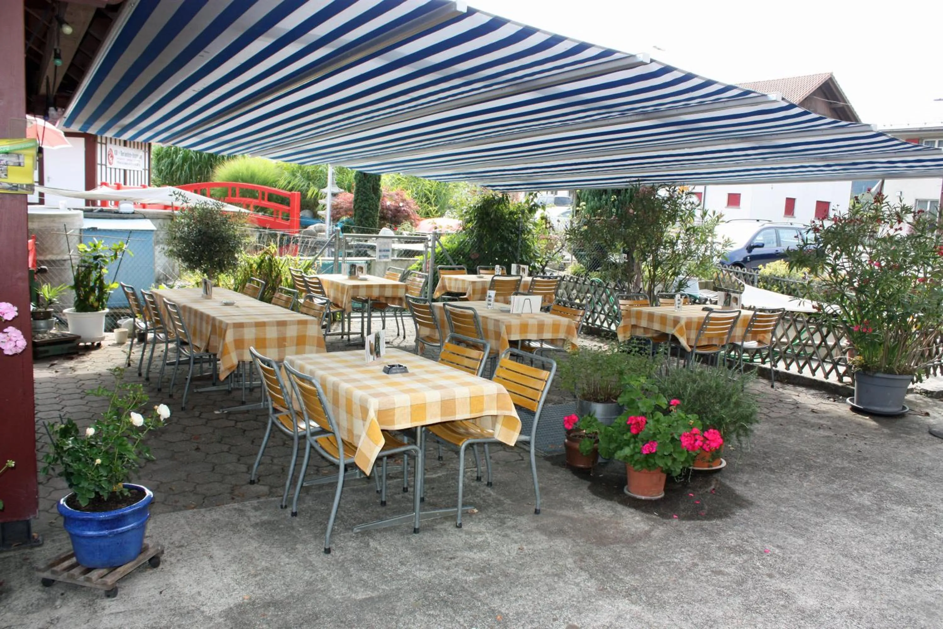 Restaurant/places to eat in Hotel Koi-Gartenteich