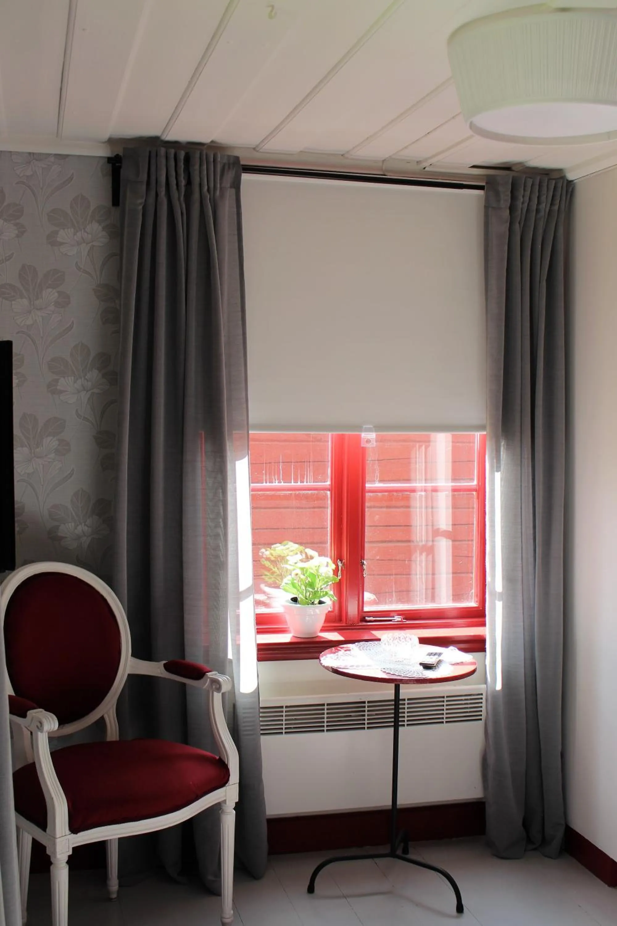 Seating area in STF Hostel Vilhelmina Kyrkstad