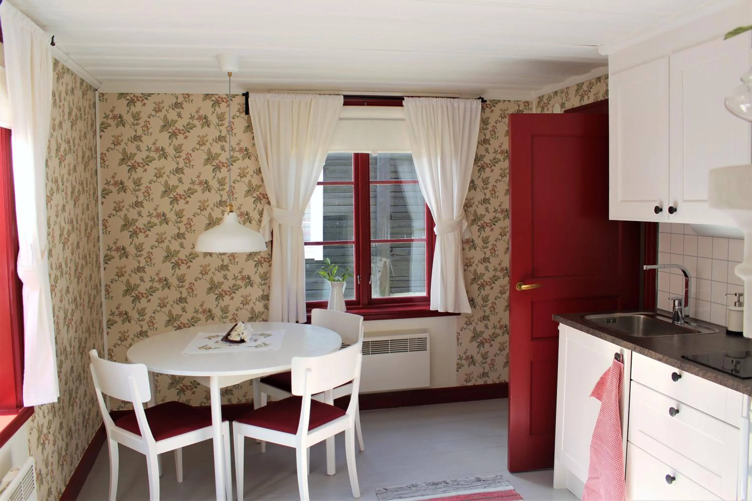 Kitchen or kitchenette in STF Hostel Vilhelmina Kyrkstad