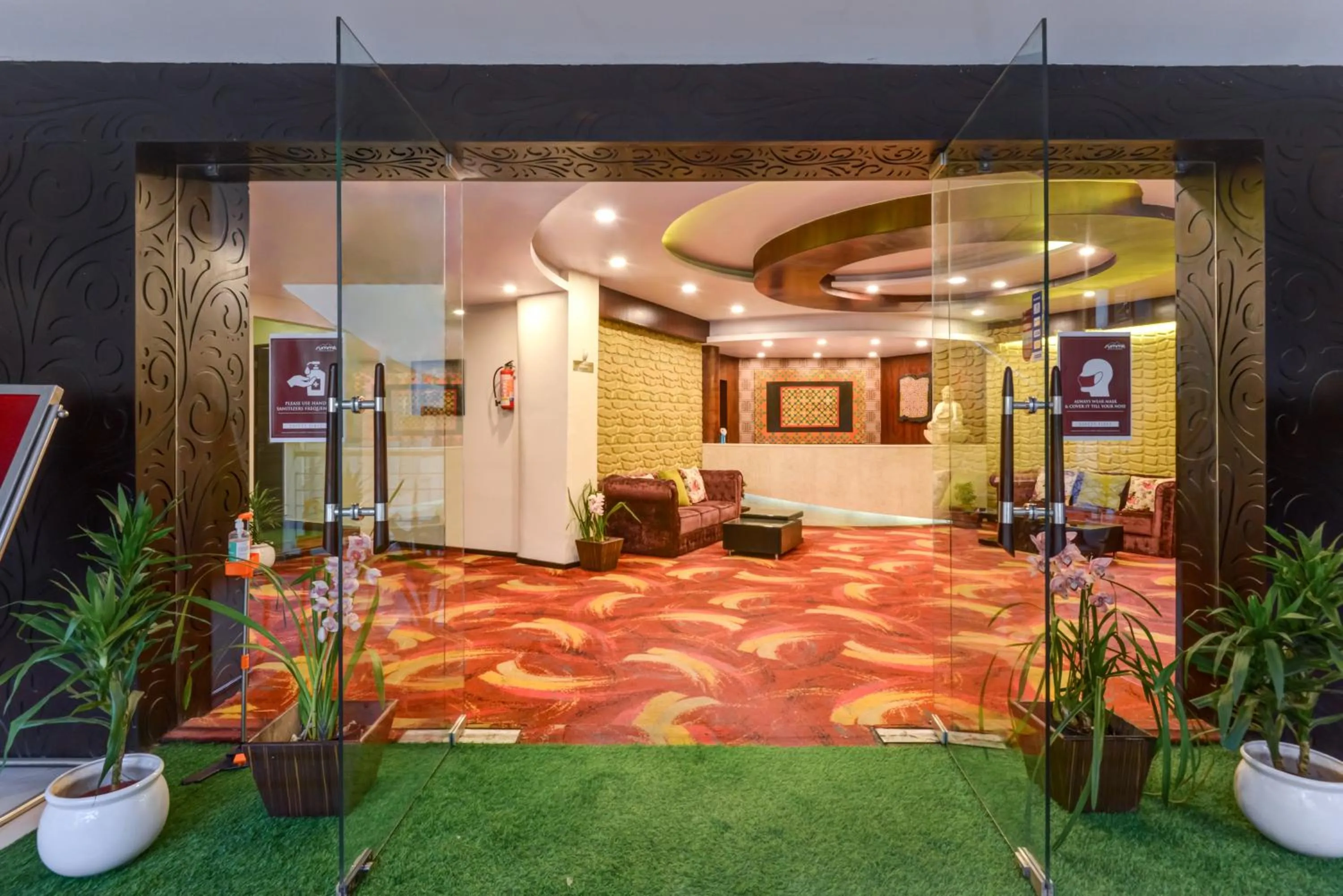 Facade/entrance in Summit Montana Suites & Spa at Mall