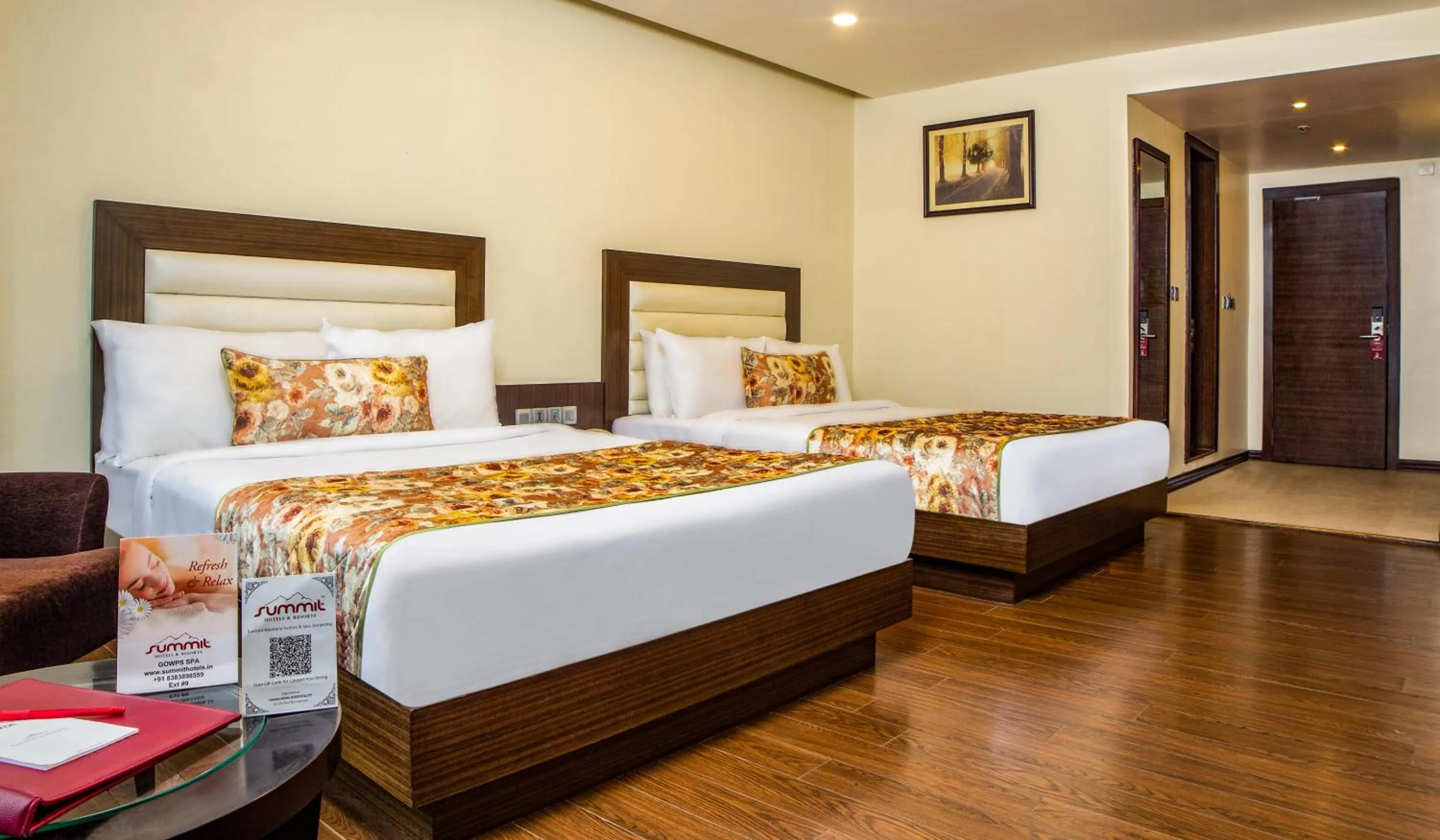 Bed in Summit Montana Suites & Spa at Mall