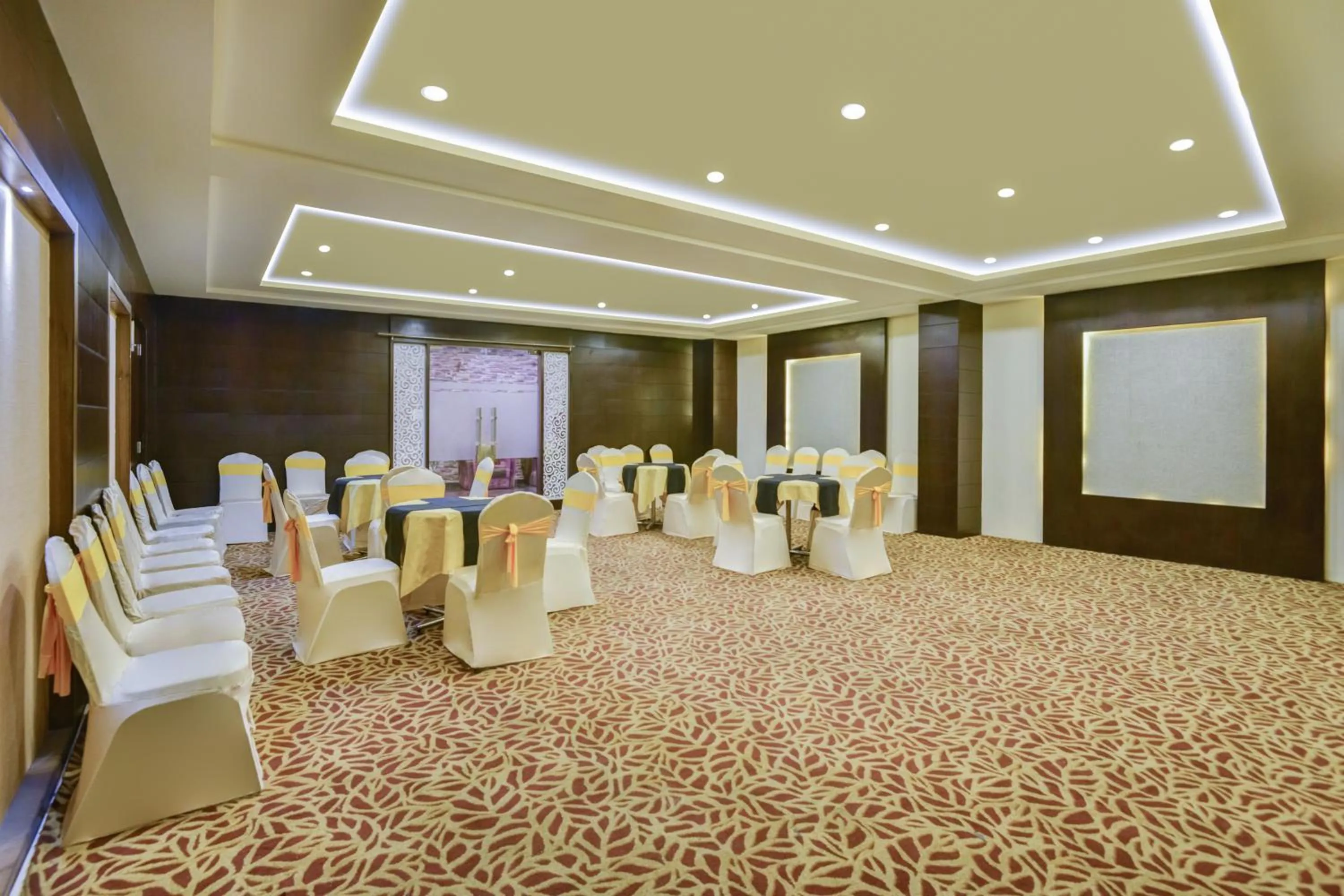 Business facilities in Summit Montana Suites & Spa at Mall