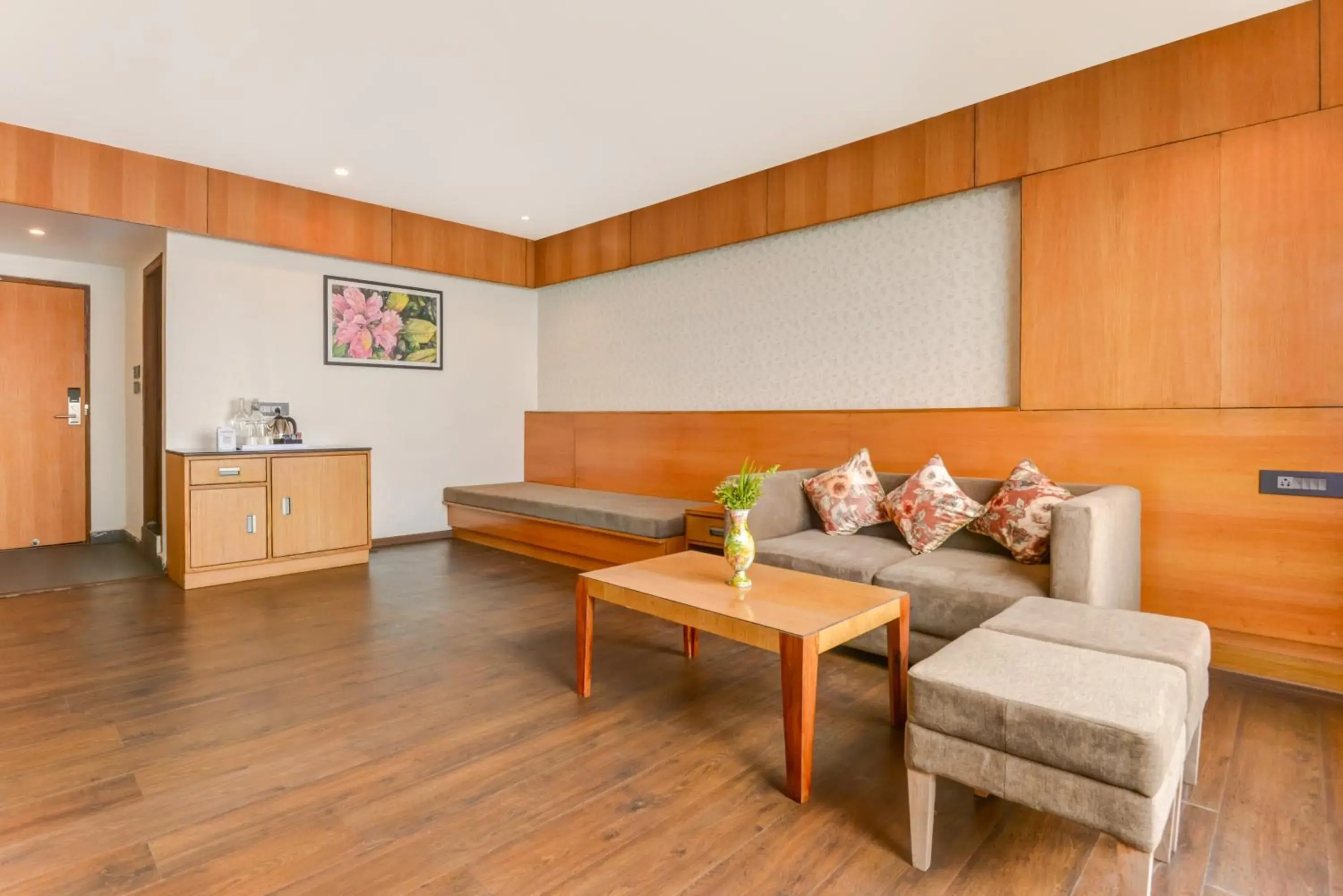 Presidential Suite View Room in Summit Montana Suites & Spa at Mall Presidential Suite View Room in Summit Montana Suites & Spa at Mall