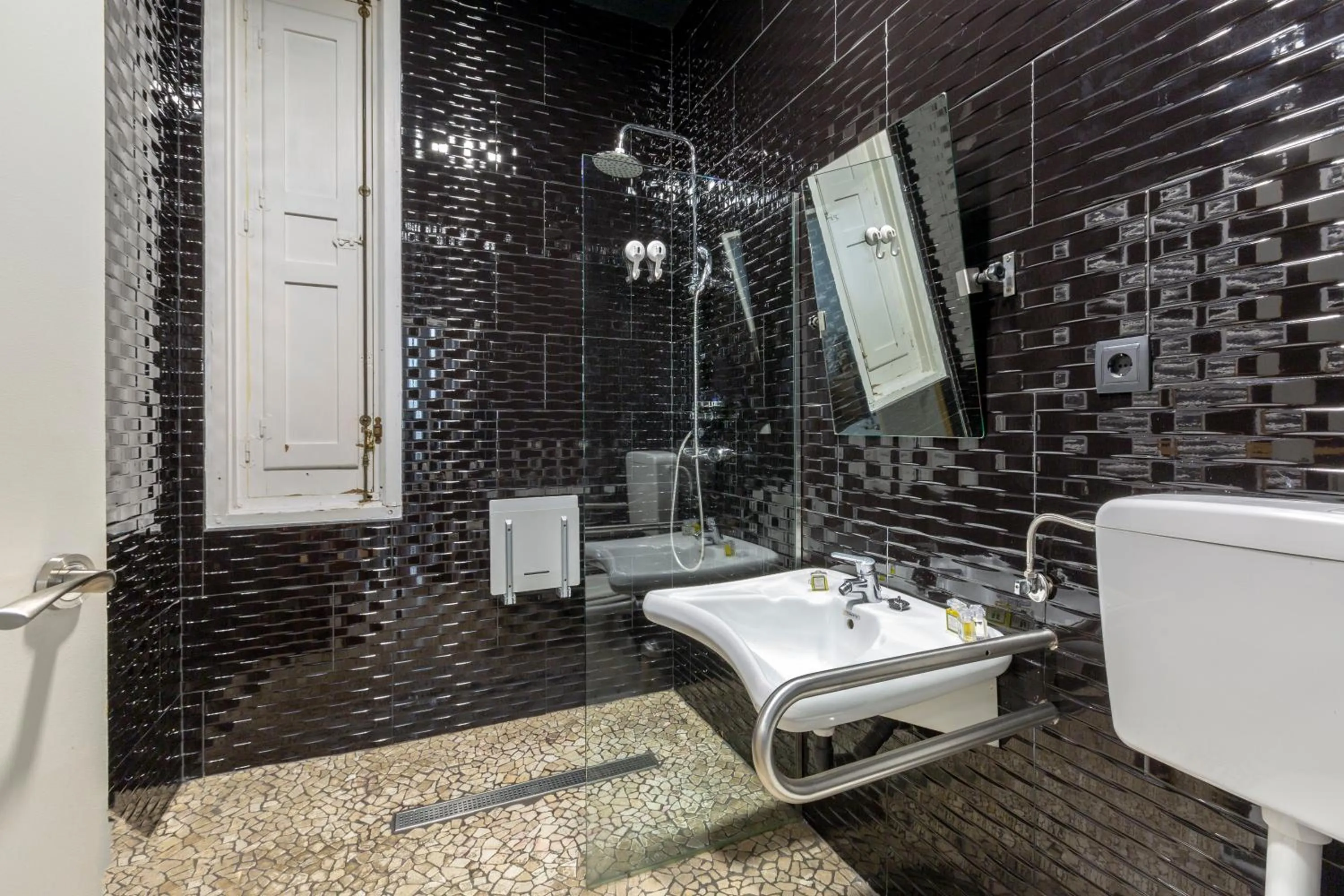 Bathroom in Apartamentos Matute 11