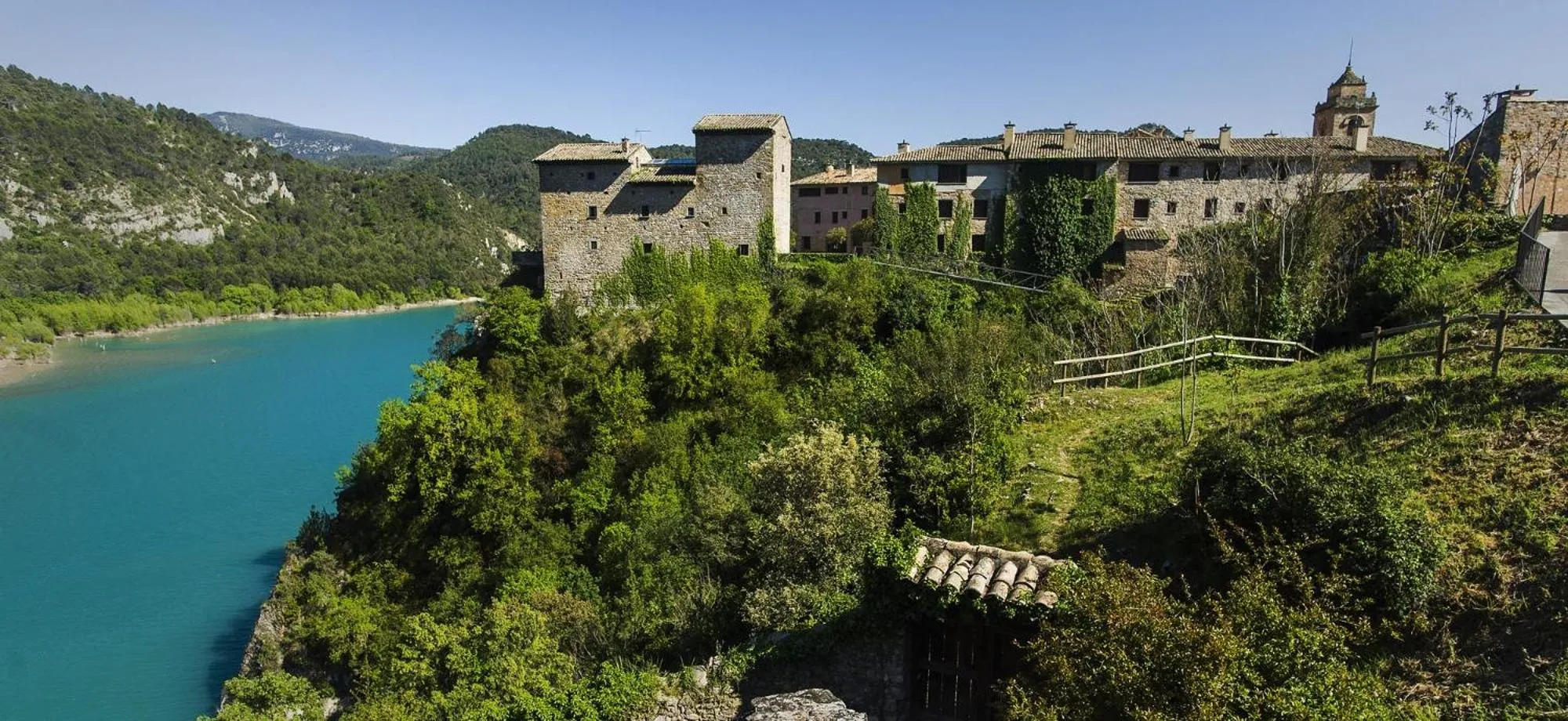 Property building in Ligüerre Resort