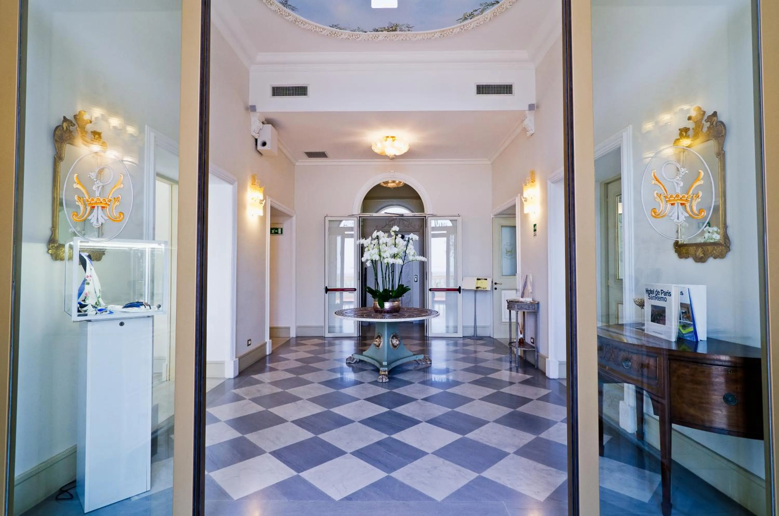 Facade/entrance in Hotel De Paris Sanremo
