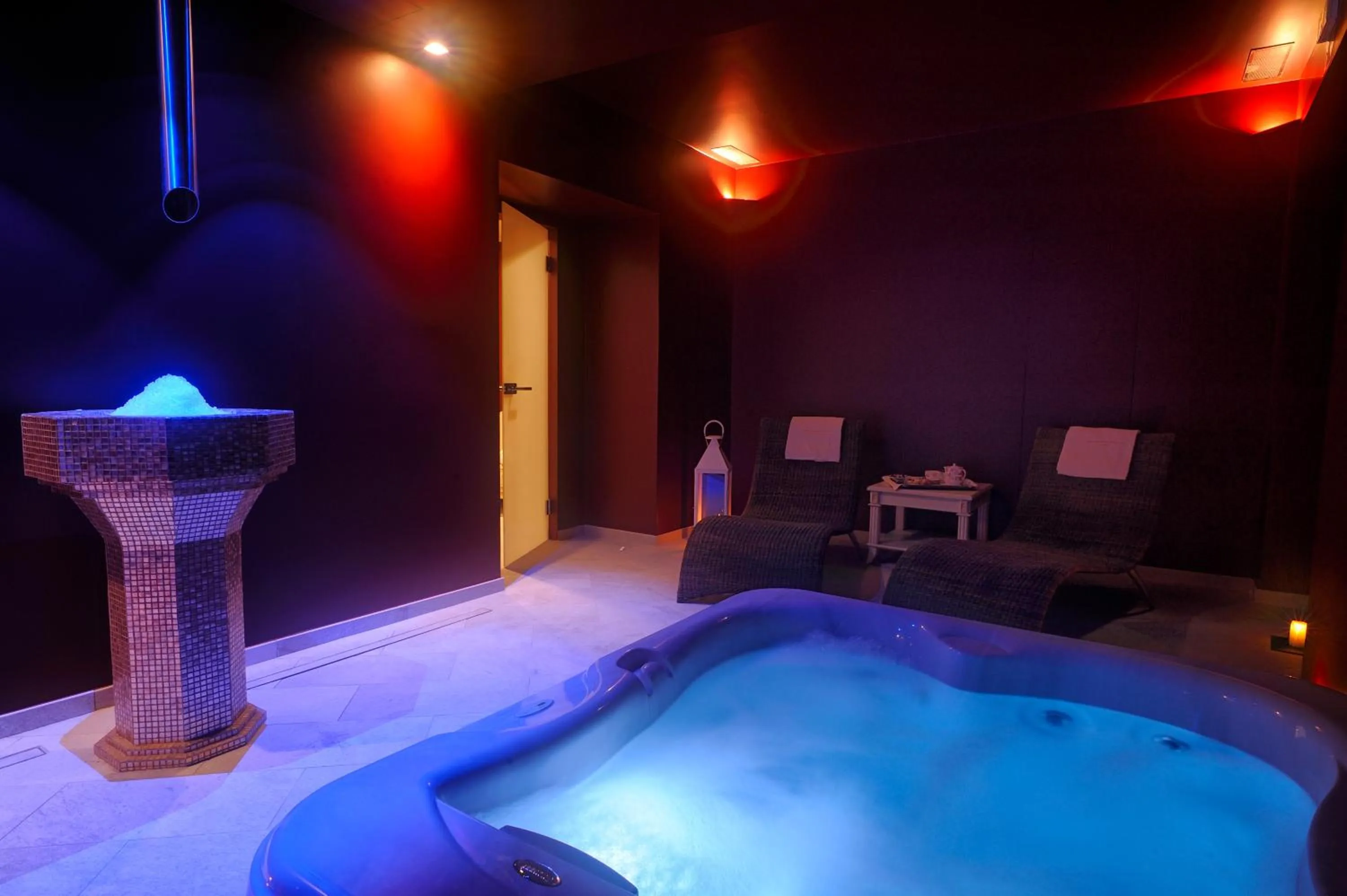 Hot Tub in Hotel De Paris Sanremo