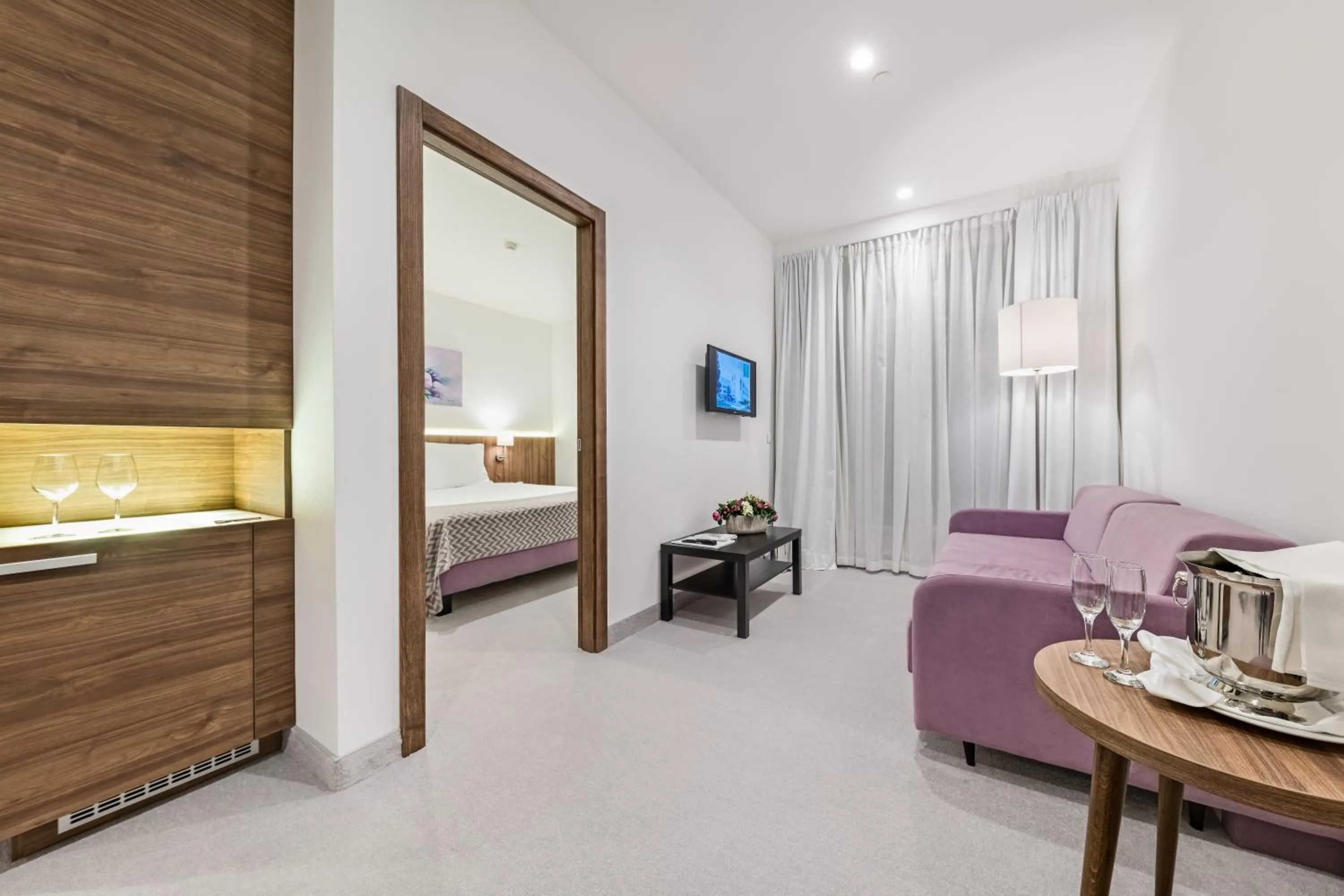 Day, Bed in Hotel Garden Hill