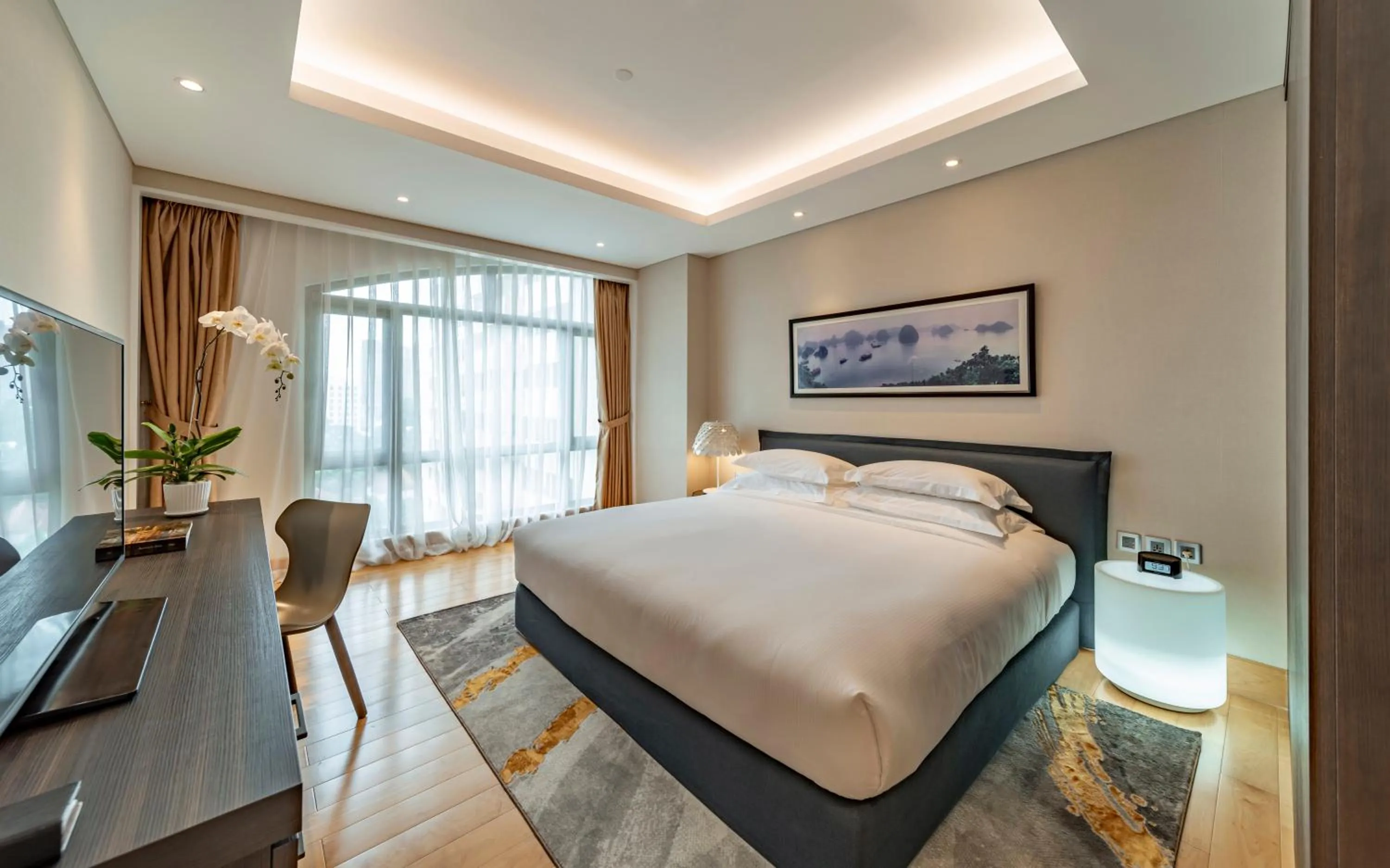 Bedroom, Bed in Sherwood Suites