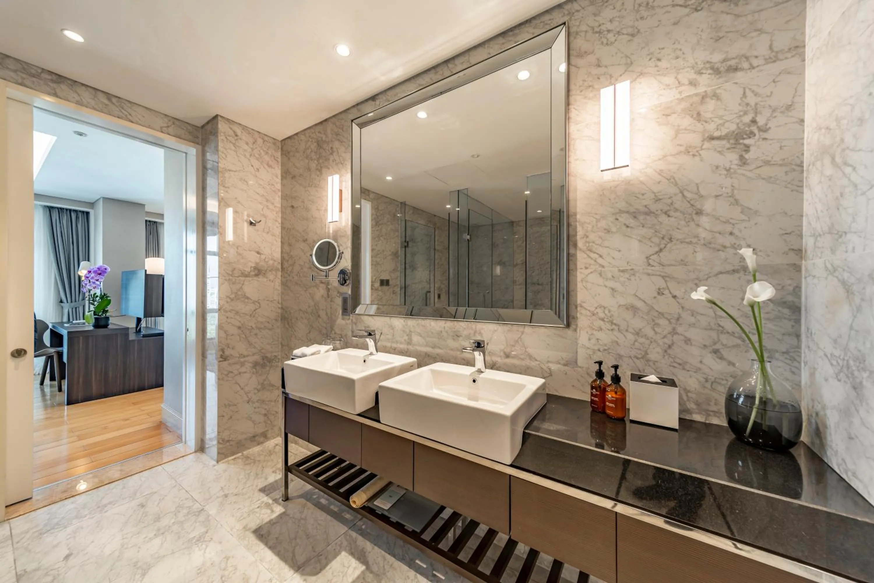 Bathroom in Sherwood Suites