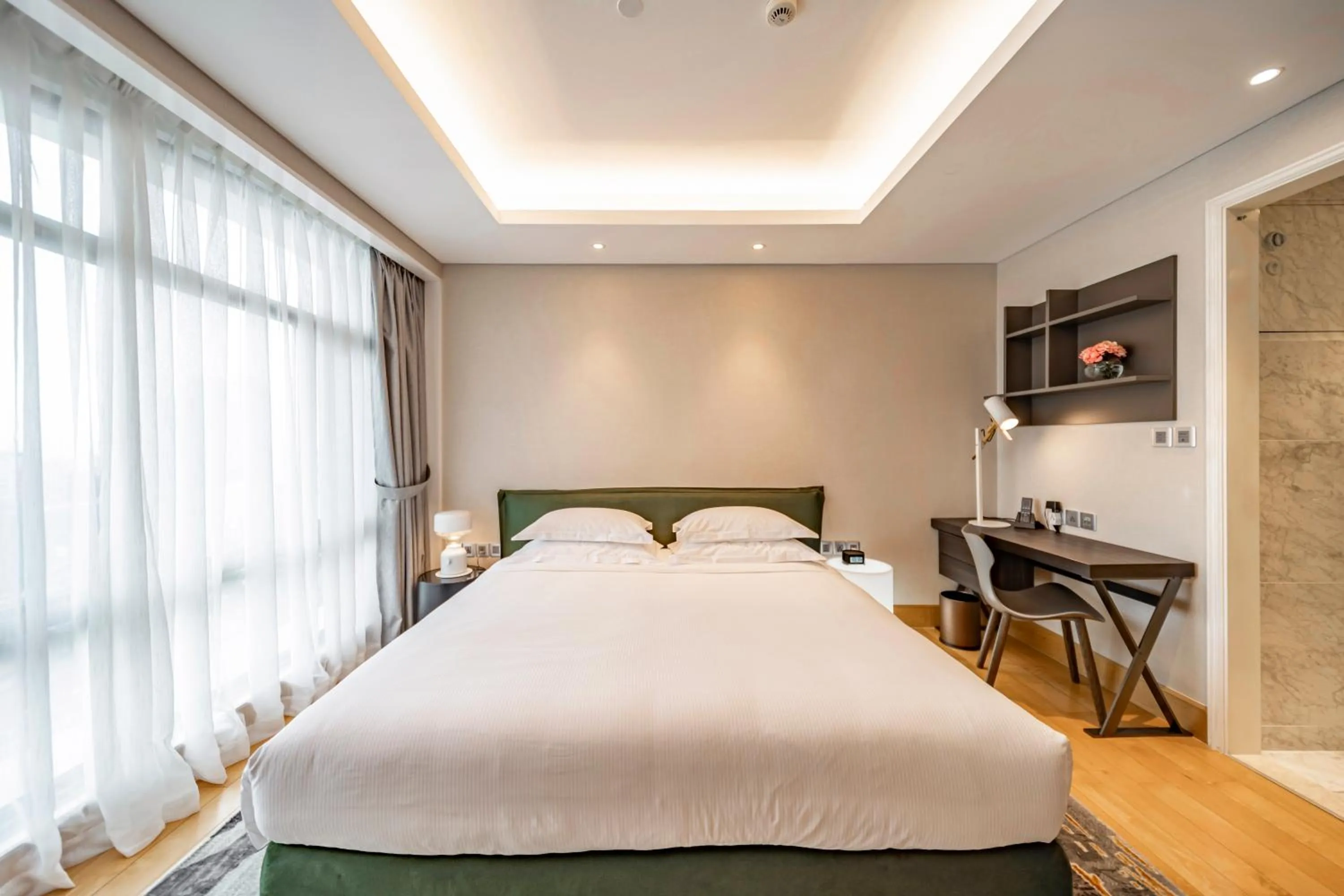 Bedroom, Bed in Sherwood Suites