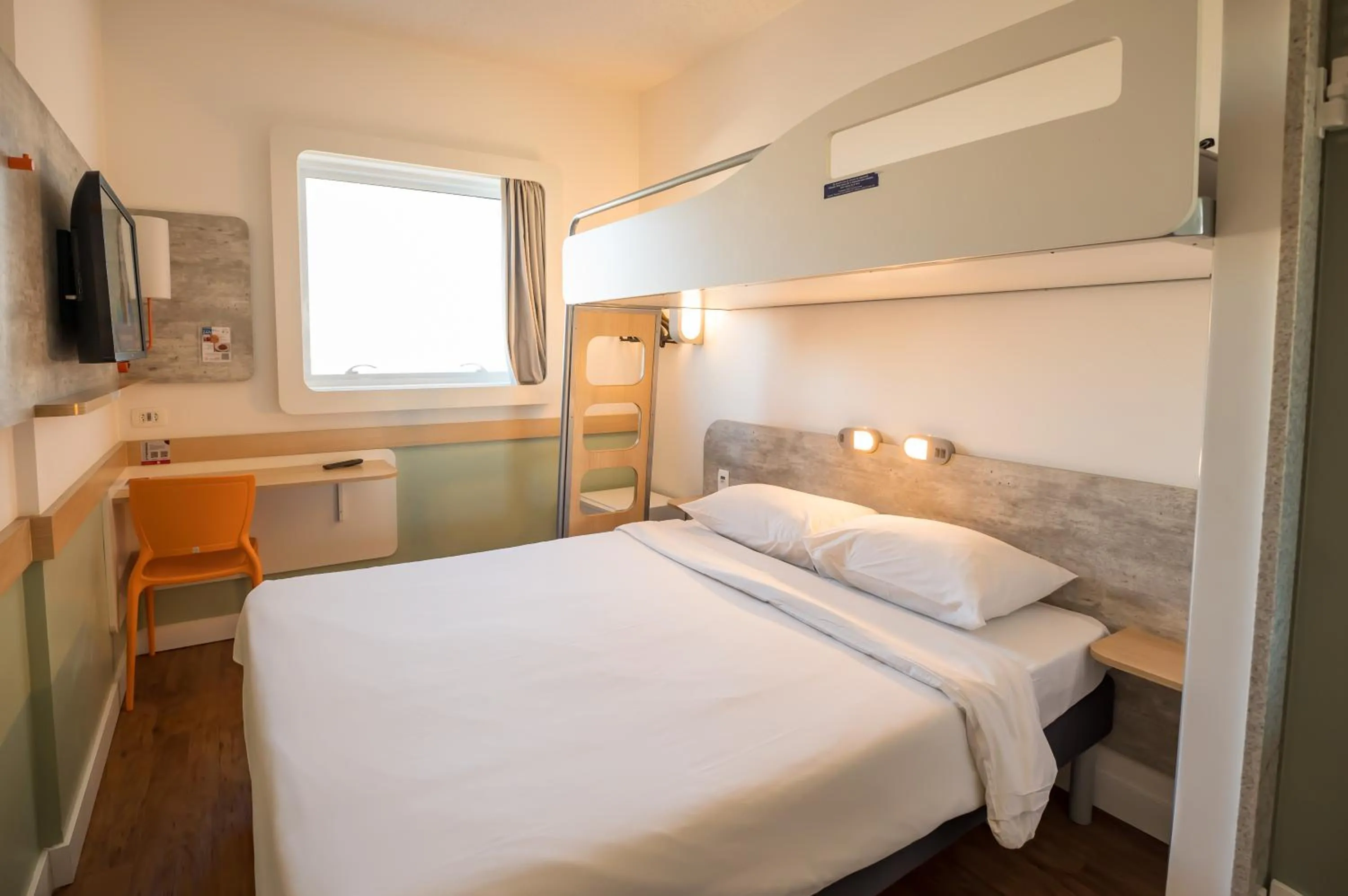 TV and multimedia, Bed in ibis budget Campinas Aquidaban