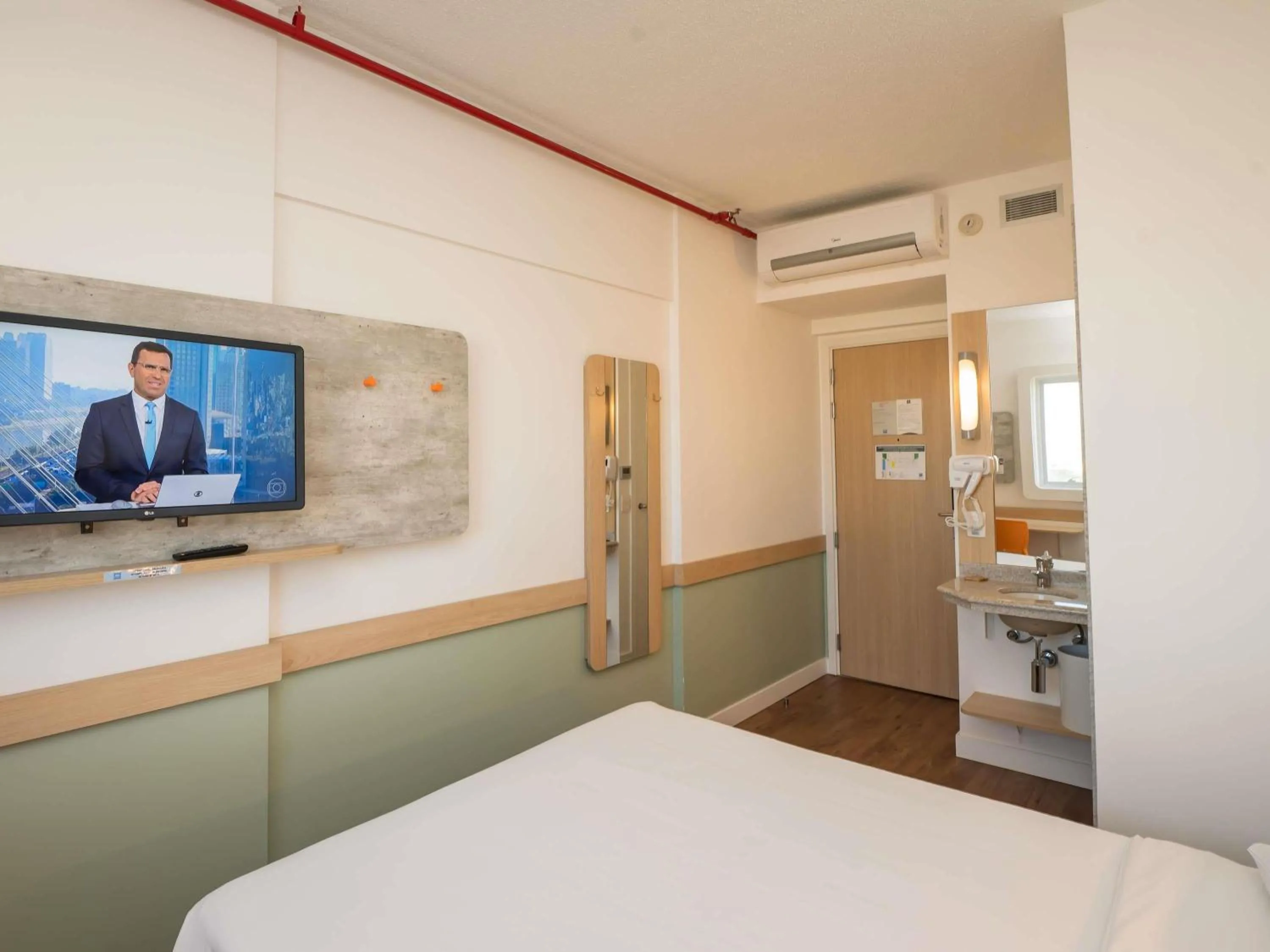 Bedroom, Bed in ibis budget Campinas Aquidaban